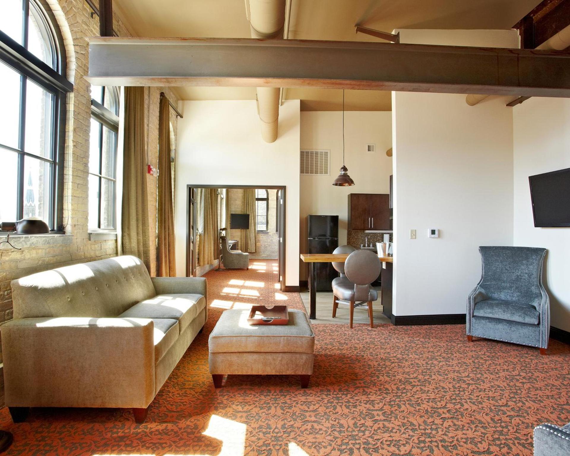 Brewhouse Inn and Suites photo 74