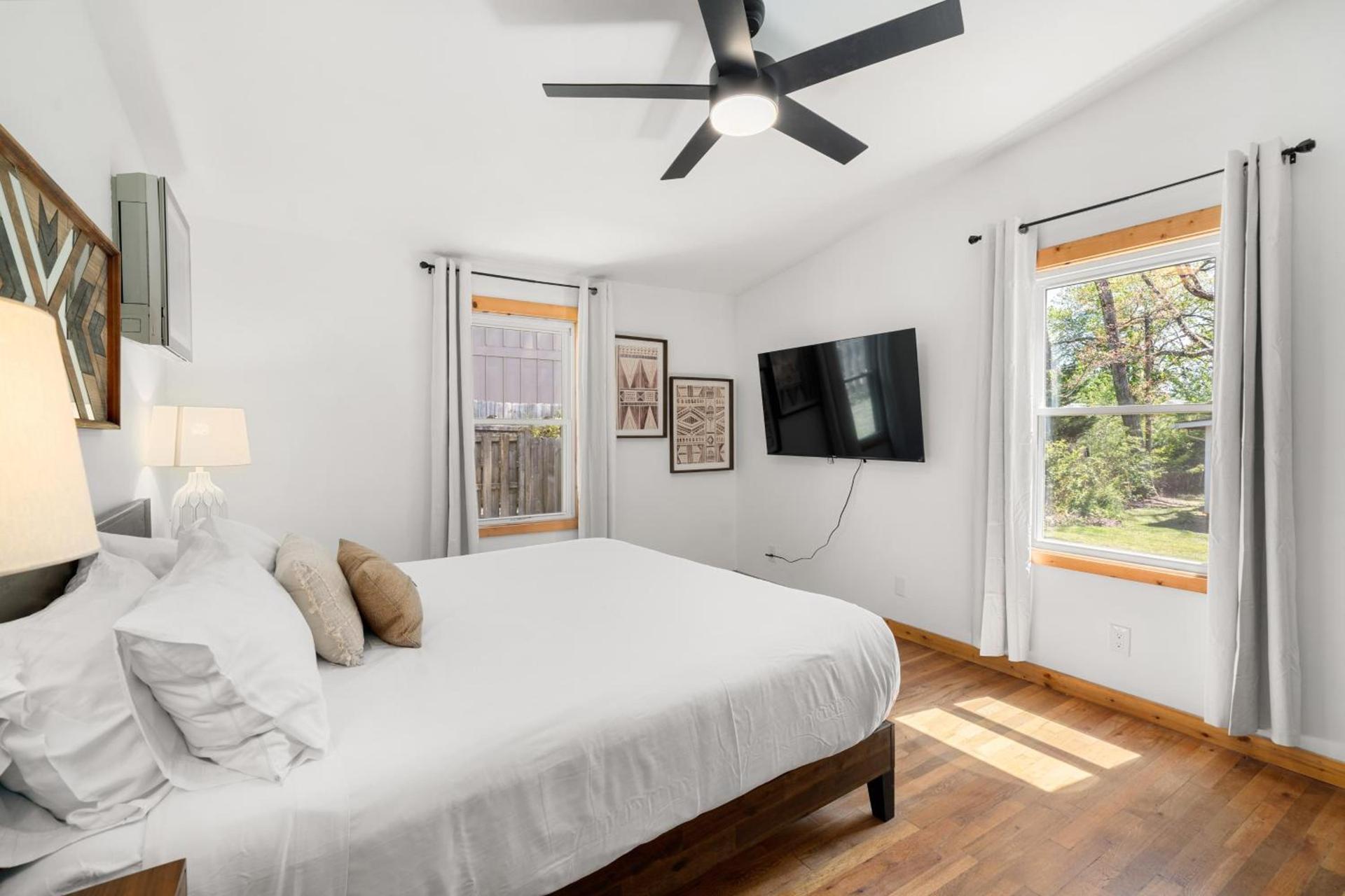 CedarWood Inn photo 52