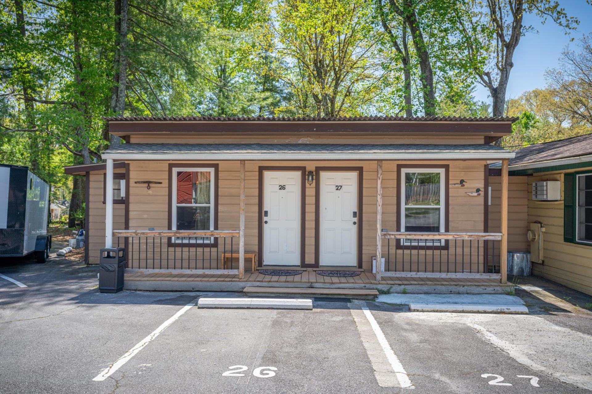 CedarWood Inn photo 61