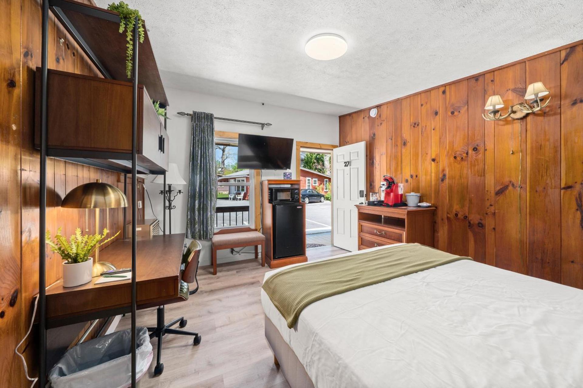 CedarWood Inn photo 63