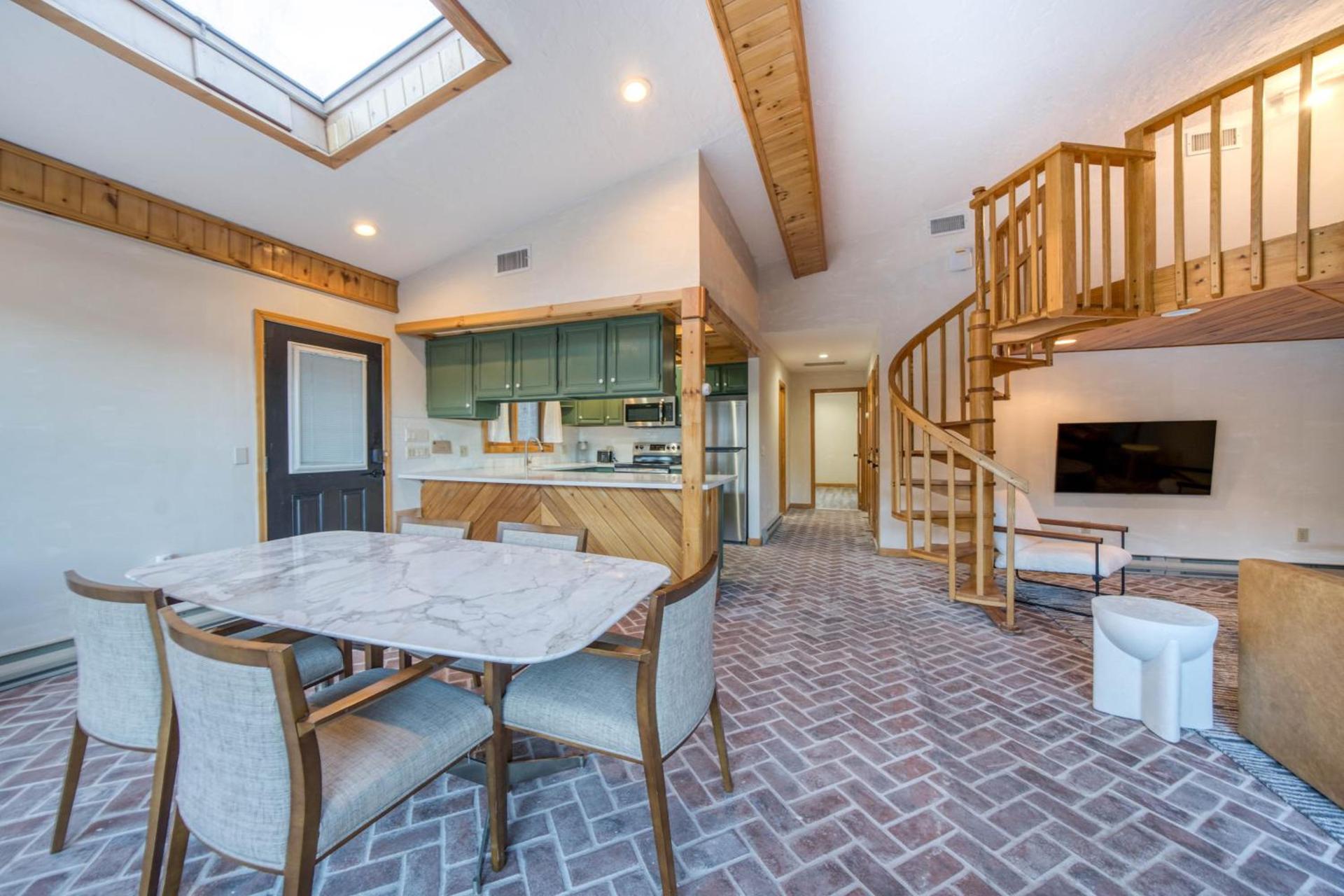 The Haüs Windham - Spacious Suites, Hot Tub, Mountain Views! photo 53
