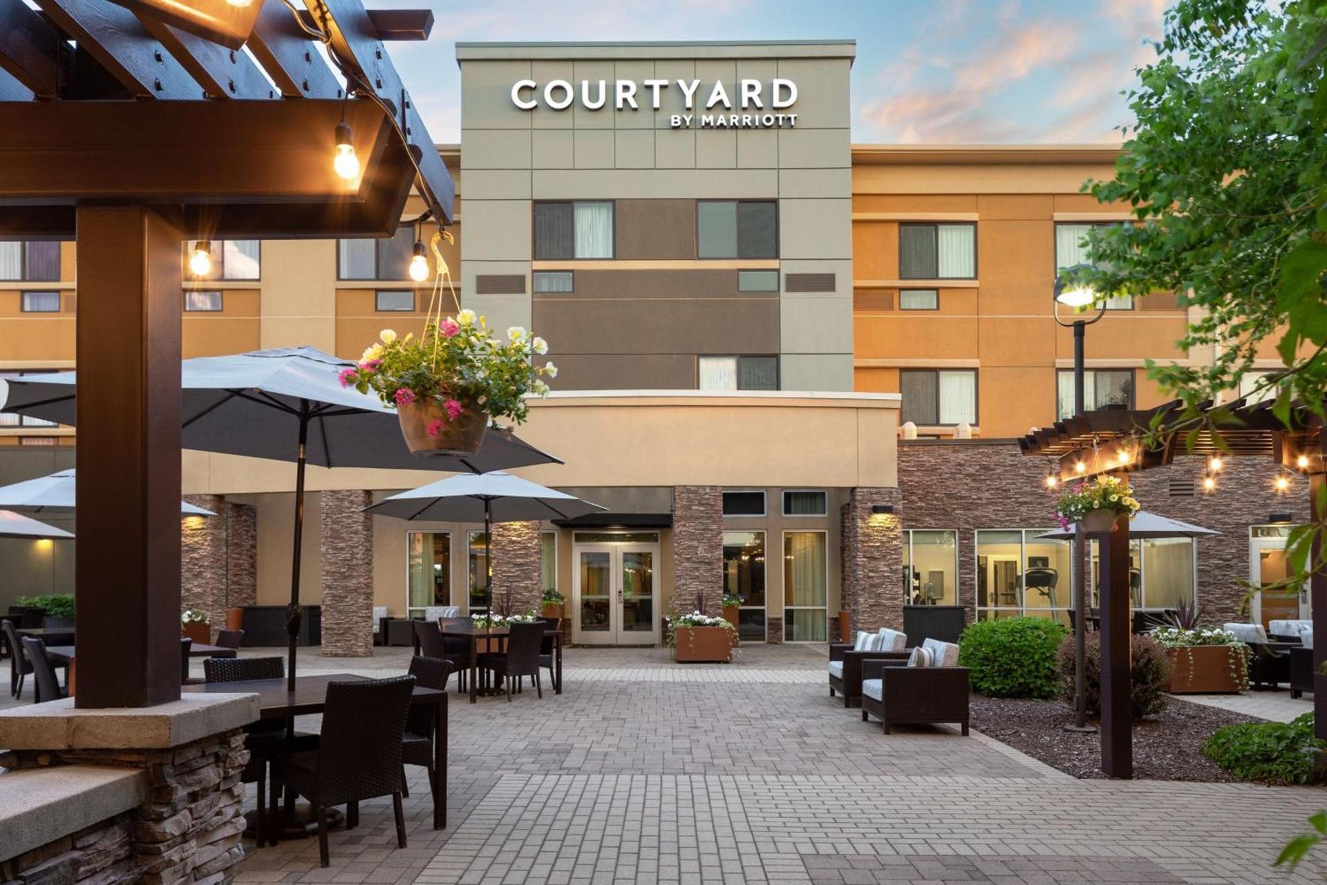 Courtyard Mankato Hotel & Event Center photo 74