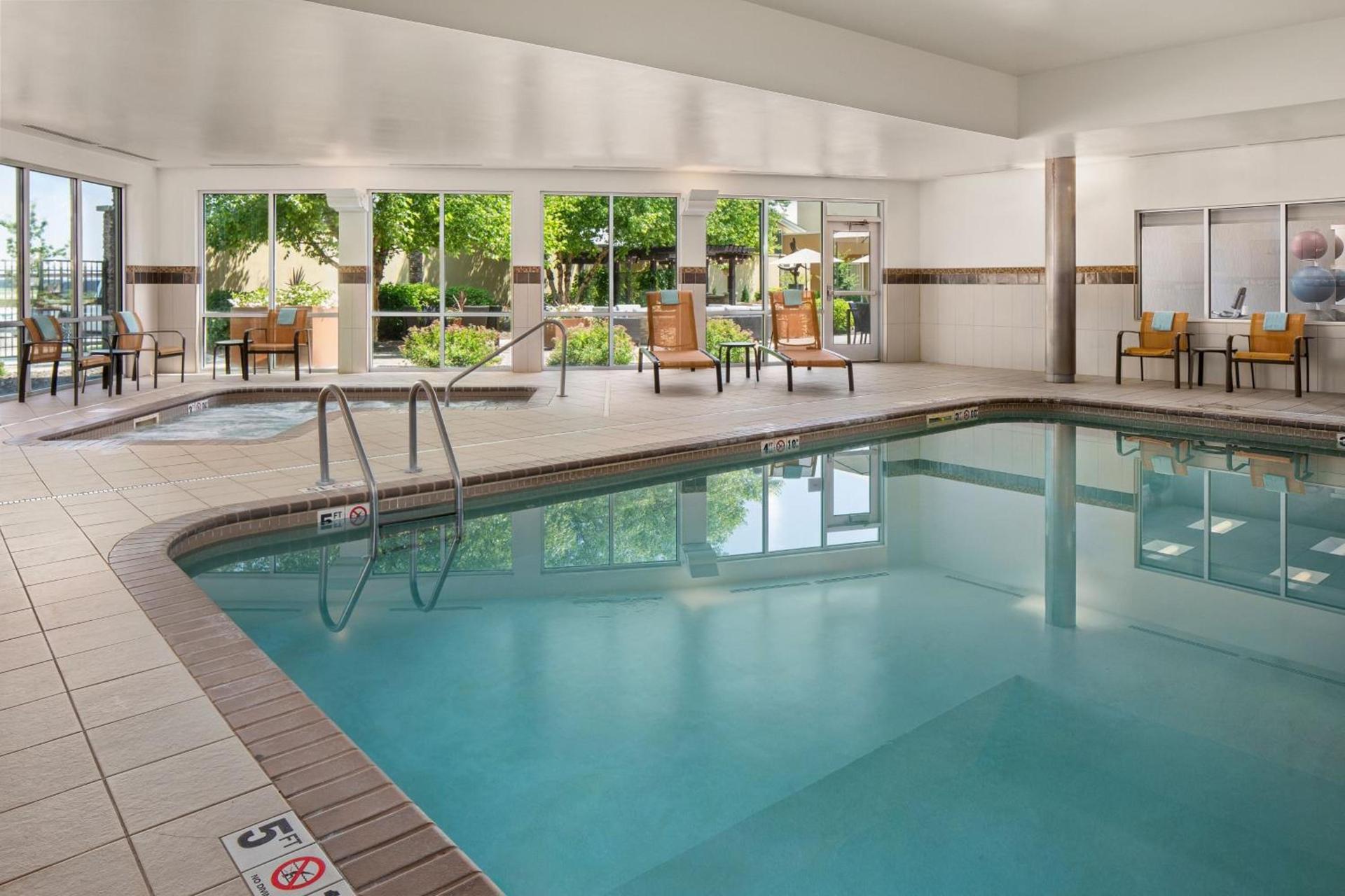 Courtyard Mankato Hotel & Event Center photo 88