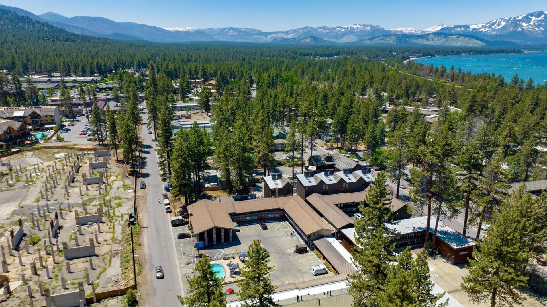 Blue Jay Lodge photo 13