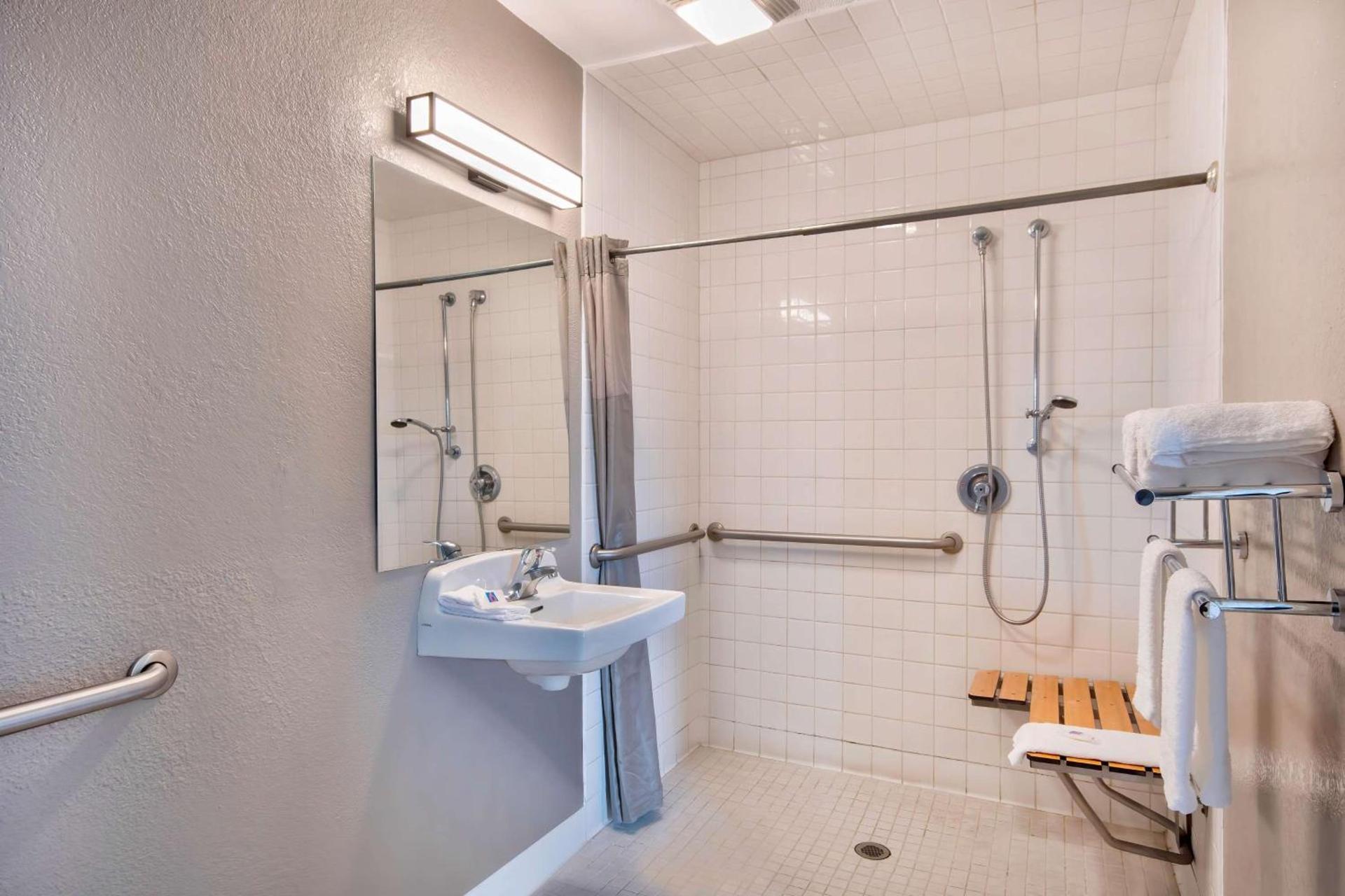 Motel 6-Marina, CA - Monterey photo 8