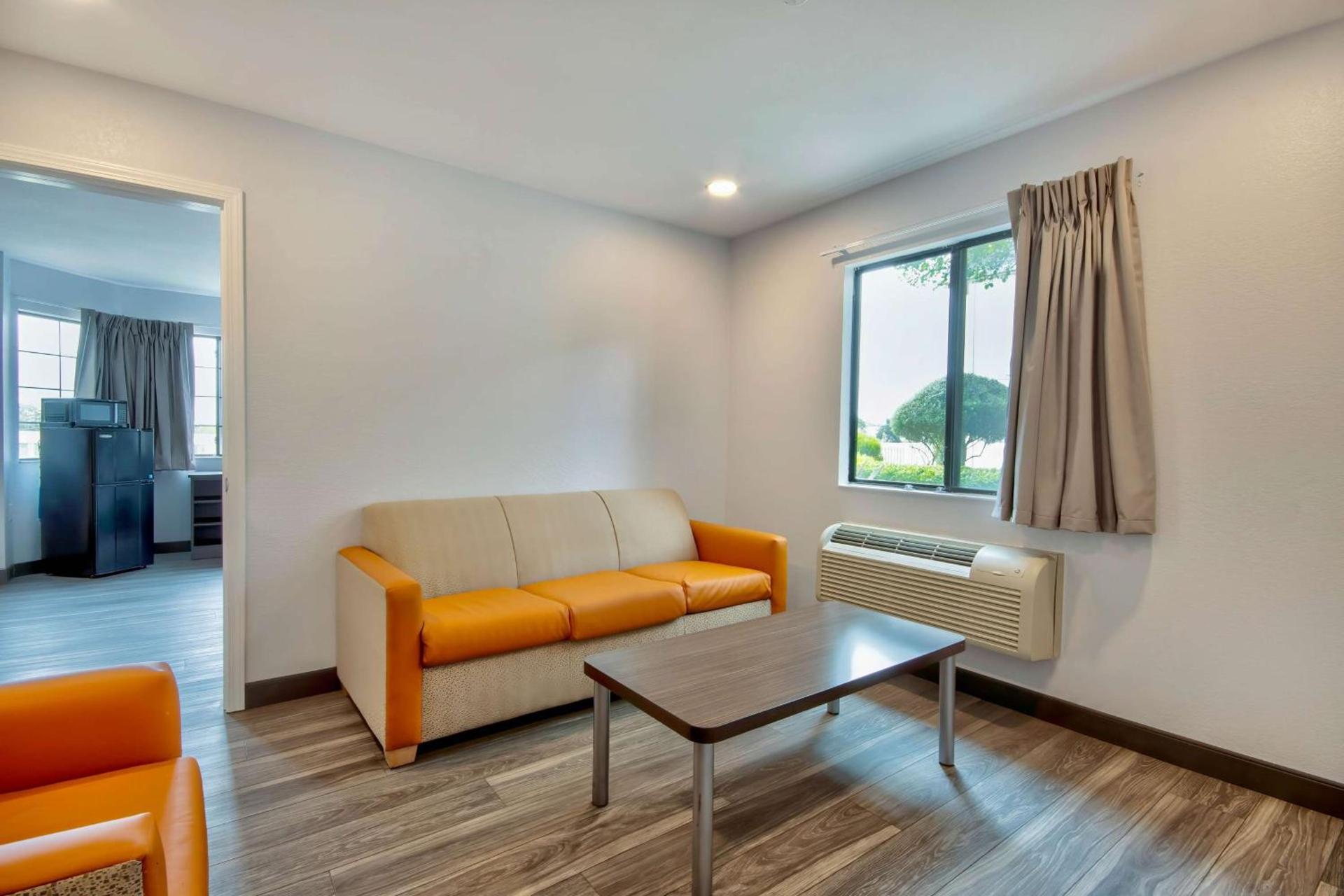 Motel 6-Marina, CA - Monterey photo 19