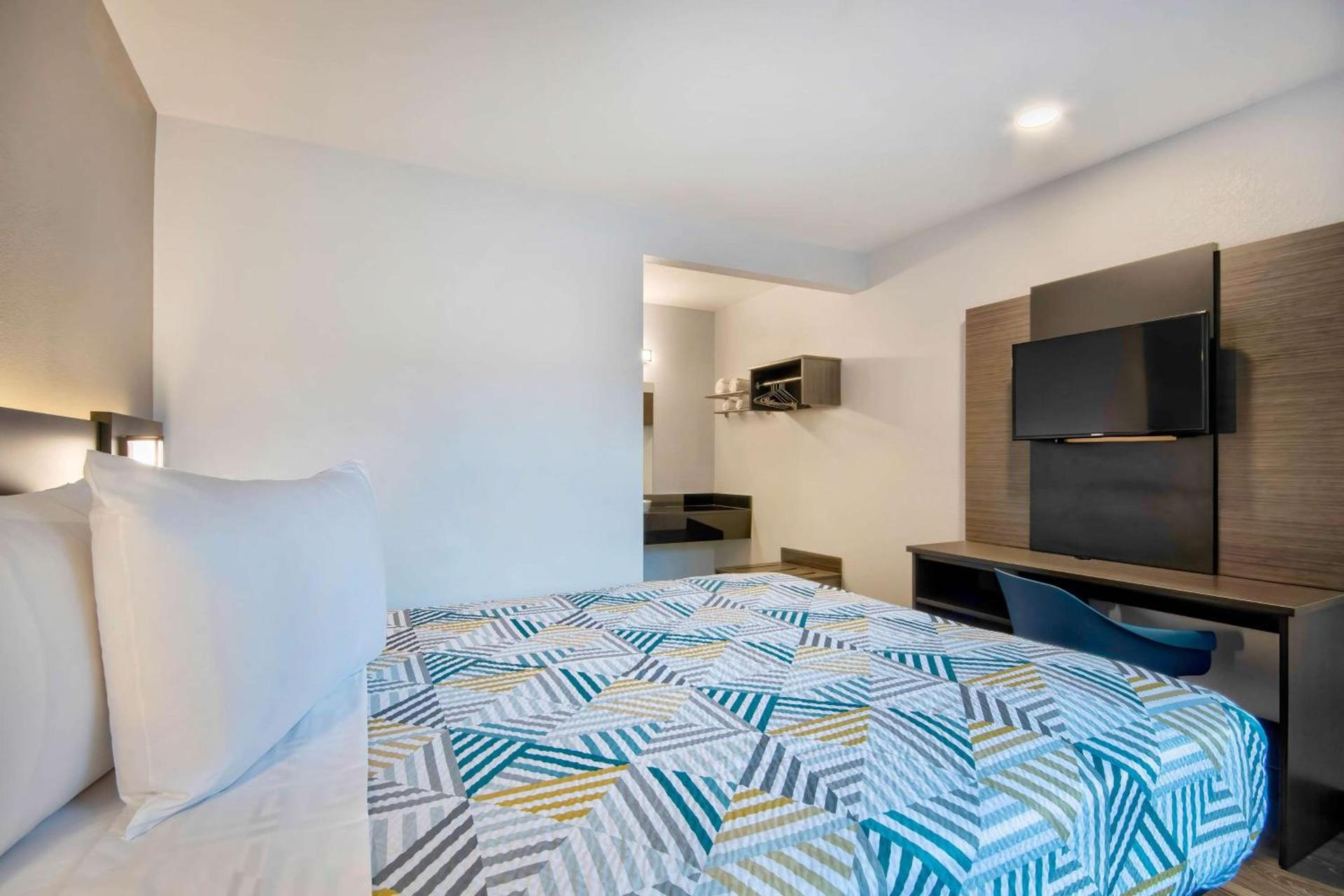 Motel 6-Marina, CA - Monterey photo 24
