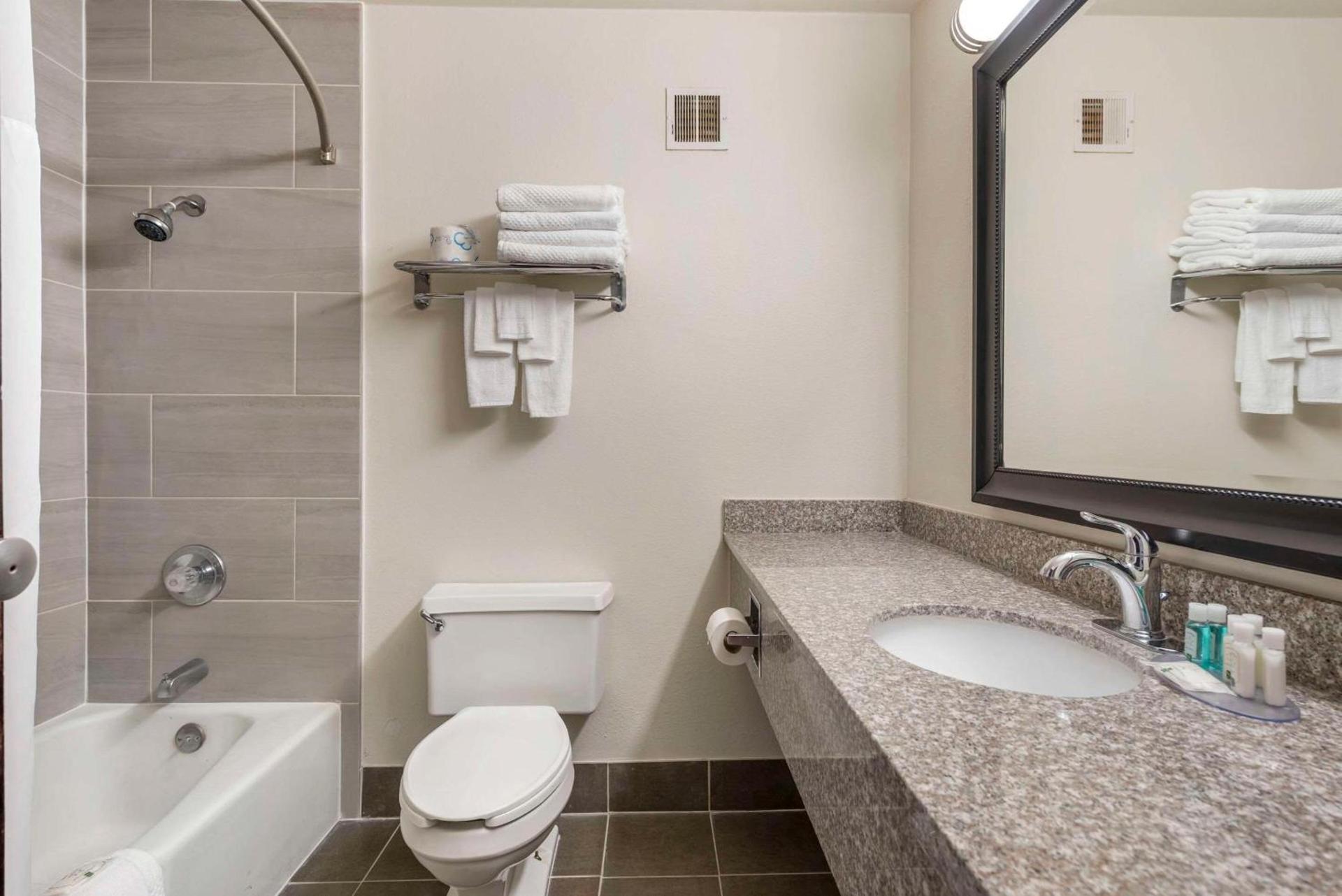 Quality Inn Alamosa photo 37