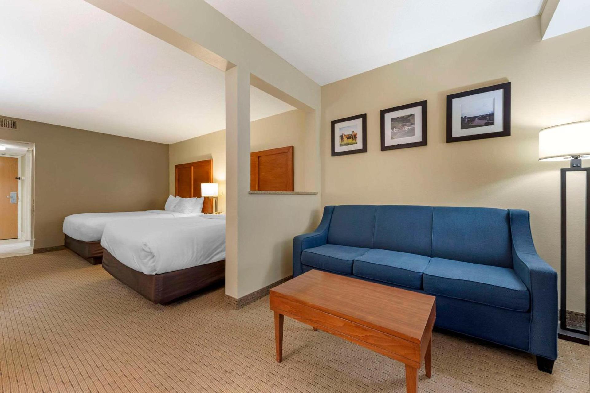 Comfort Inn & Suites Black River Falls I-94 photo 11