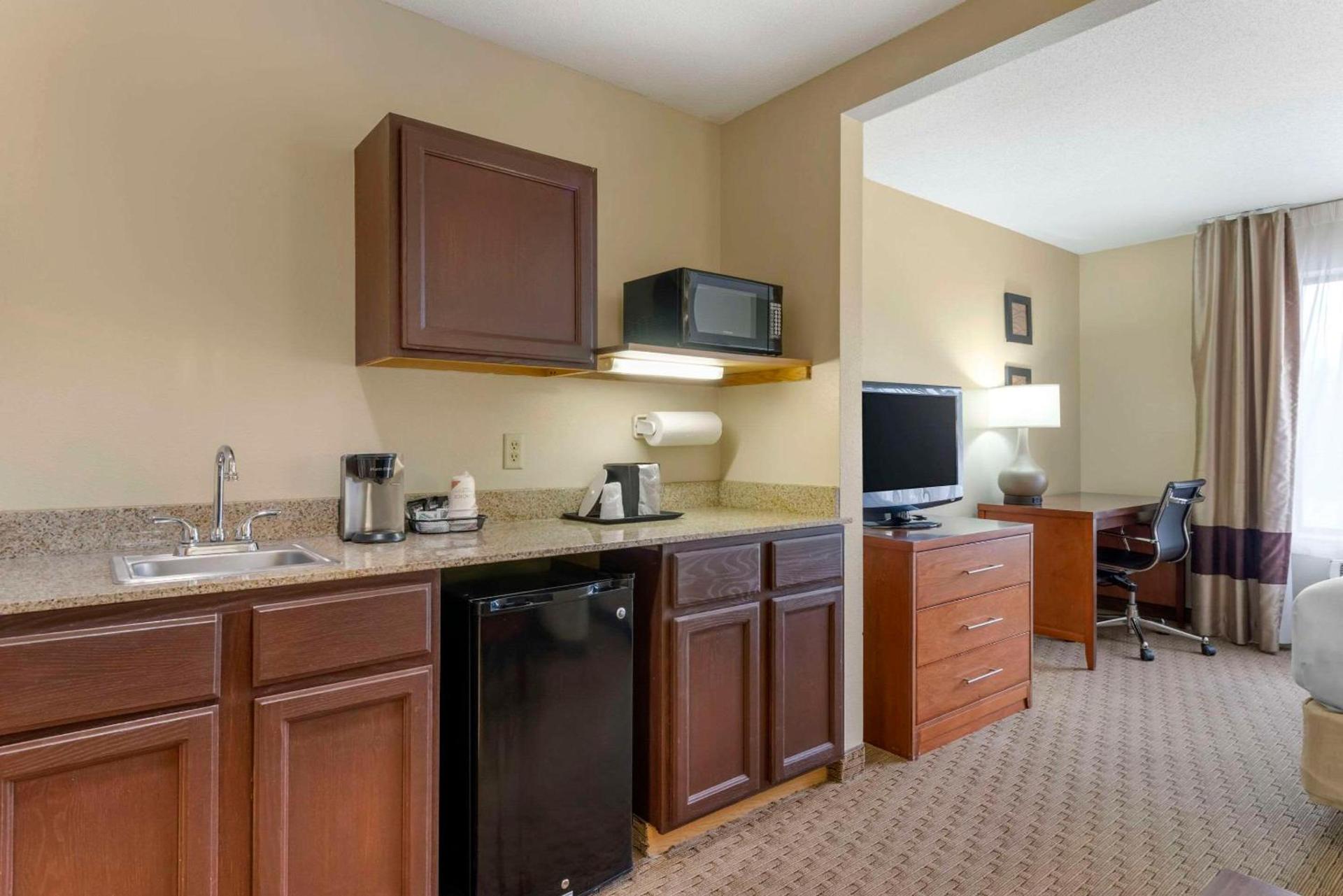 Comfort Inn & Suites Black River Falls I-94 photo 24