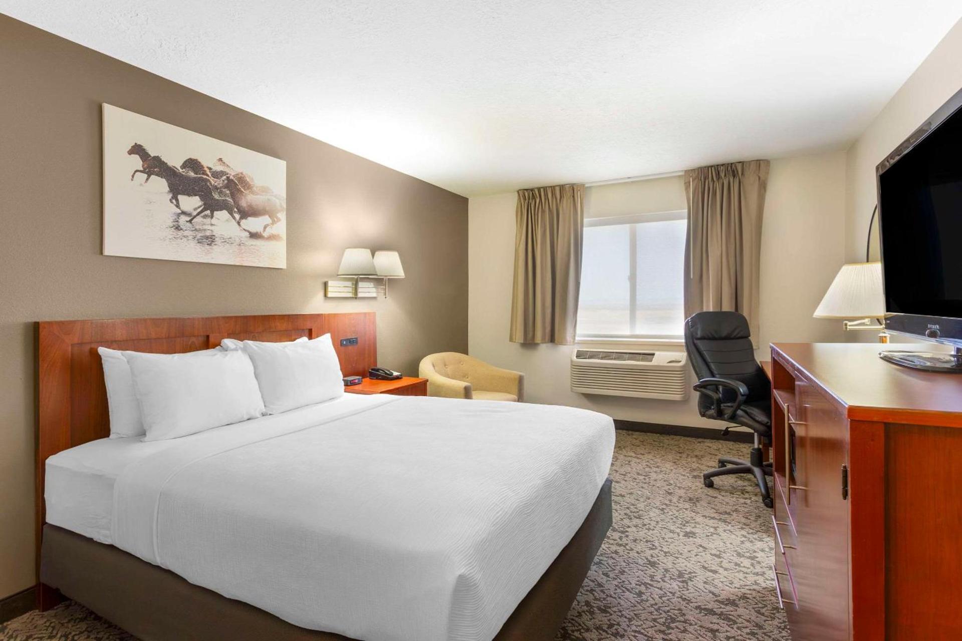 Quality Inn & Suites Fillmore I-15 photo 11