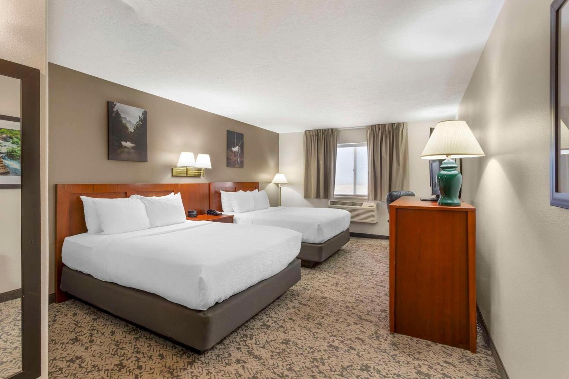 Quality Inn & Suites Fillmore I-15 photo 16