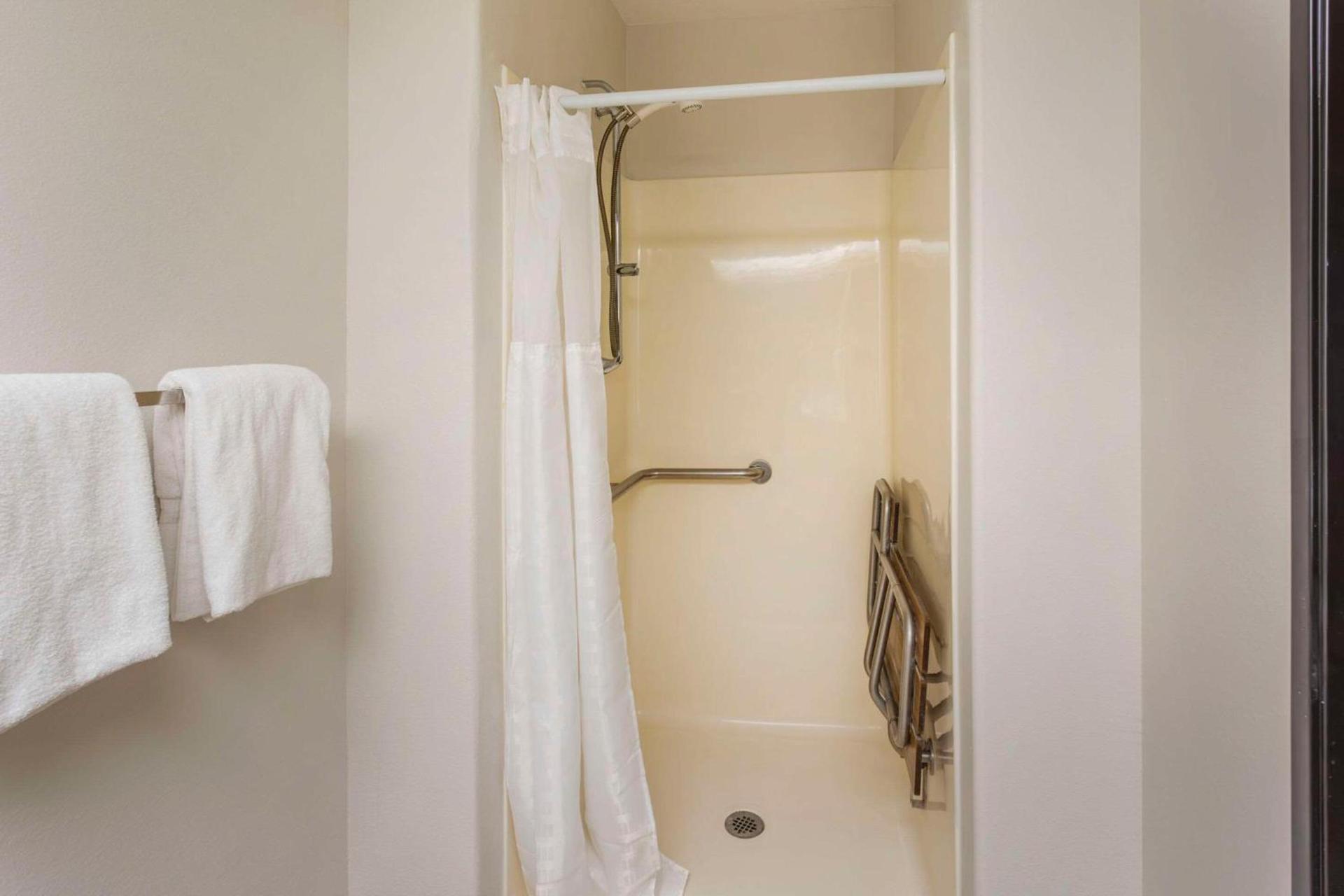 Quality Inn & Suites Fillmore I-15 photo 19
