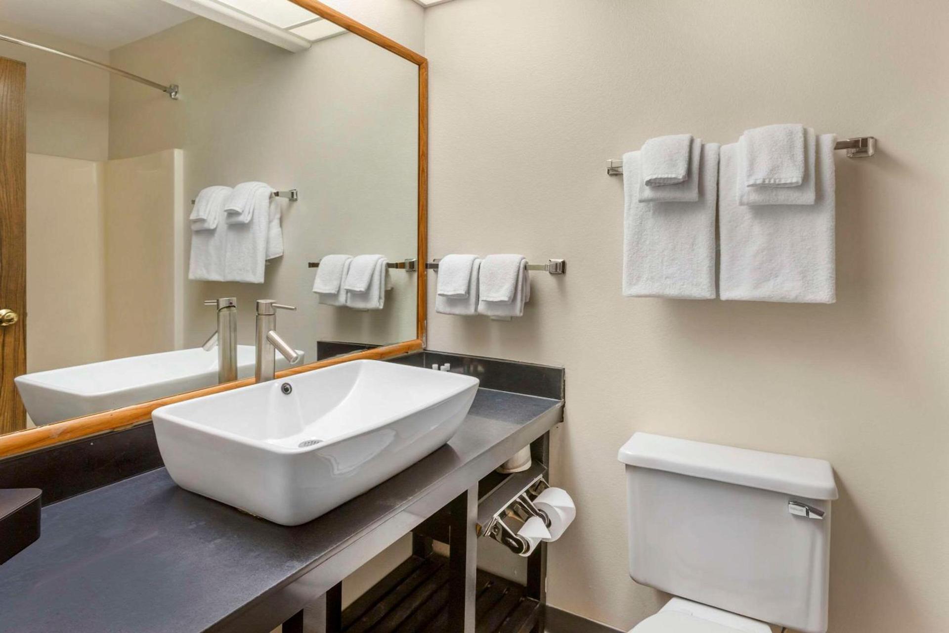 Quality Inn & Suites Fillmore I-15 photo 15