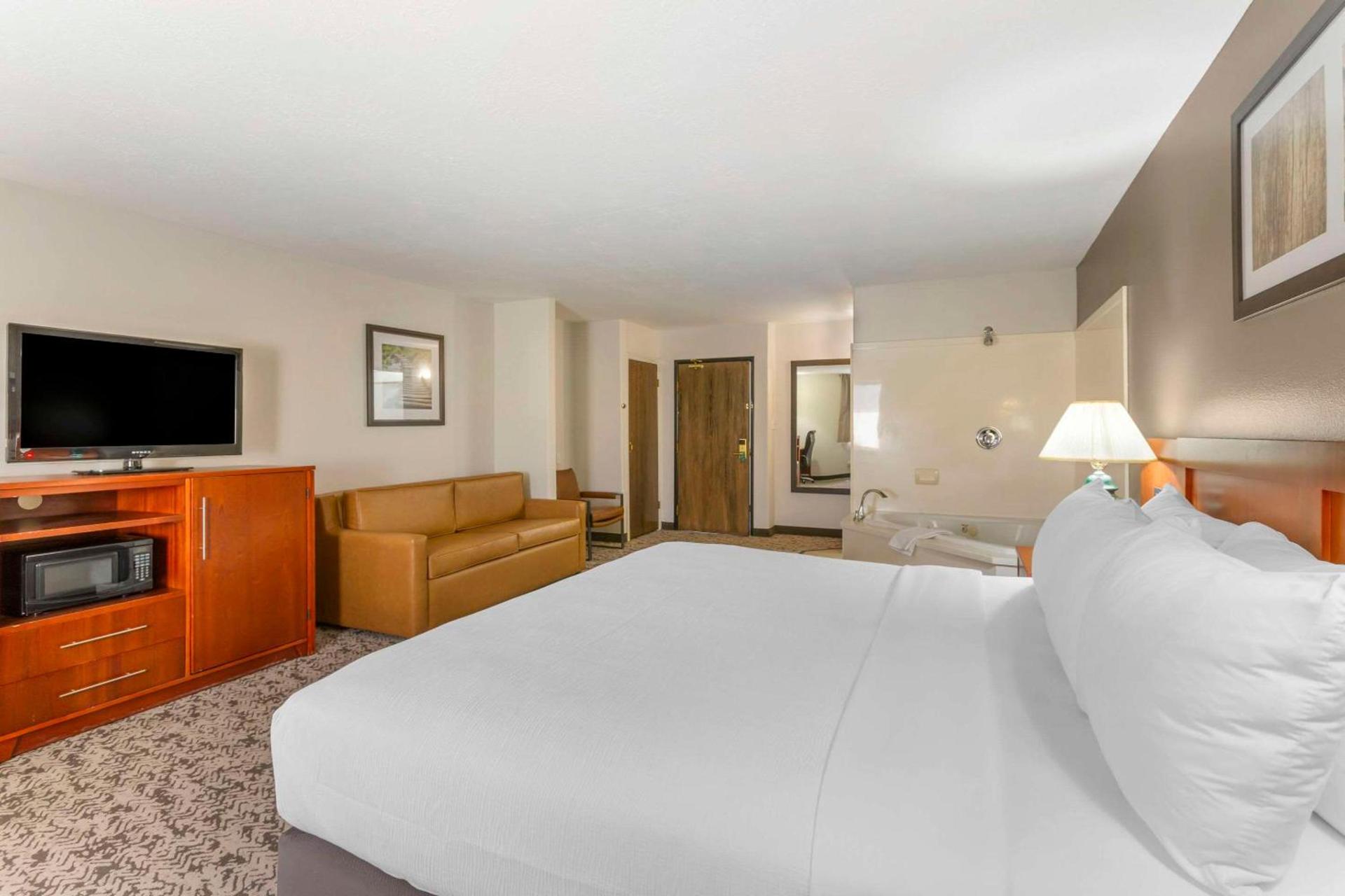 Quality Inn & Suites Fillmore I-15 photo 22