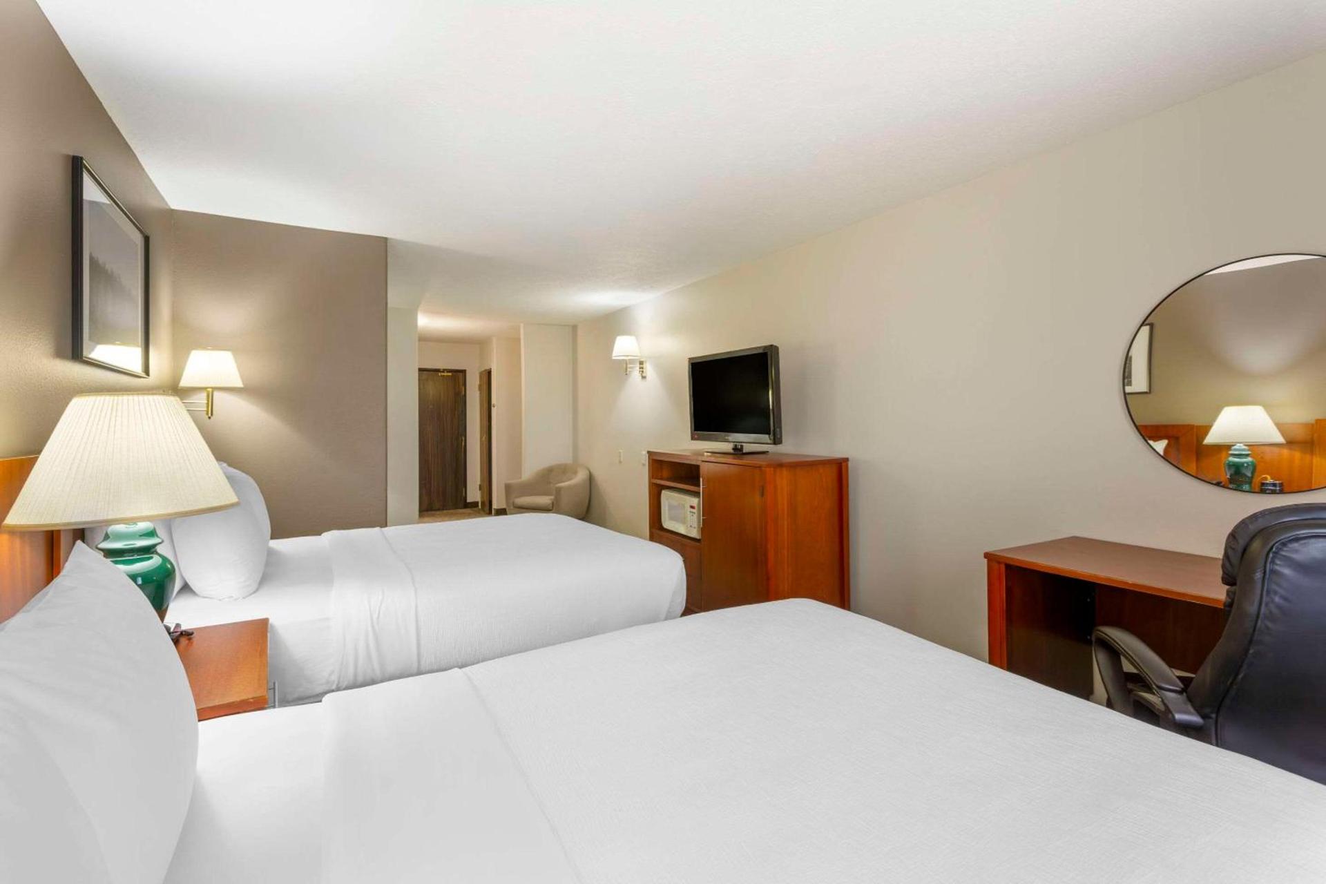 Quality Inn & Suites Fillmore I-15 photo 28