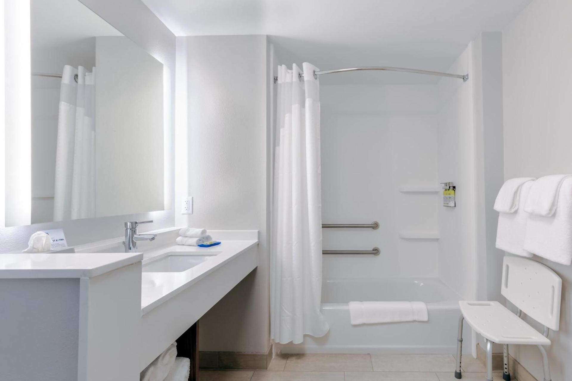 Holiday Inn Express Calhoun South by IHG photo 25
