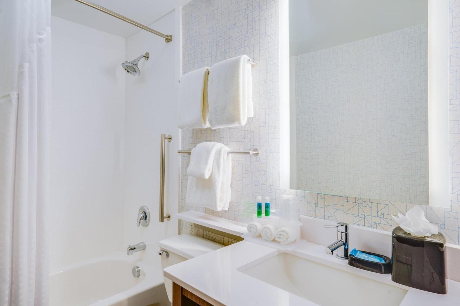Holiday Inn Express & Suites Ft. Washington - Philadelphia by IHG photo 21
