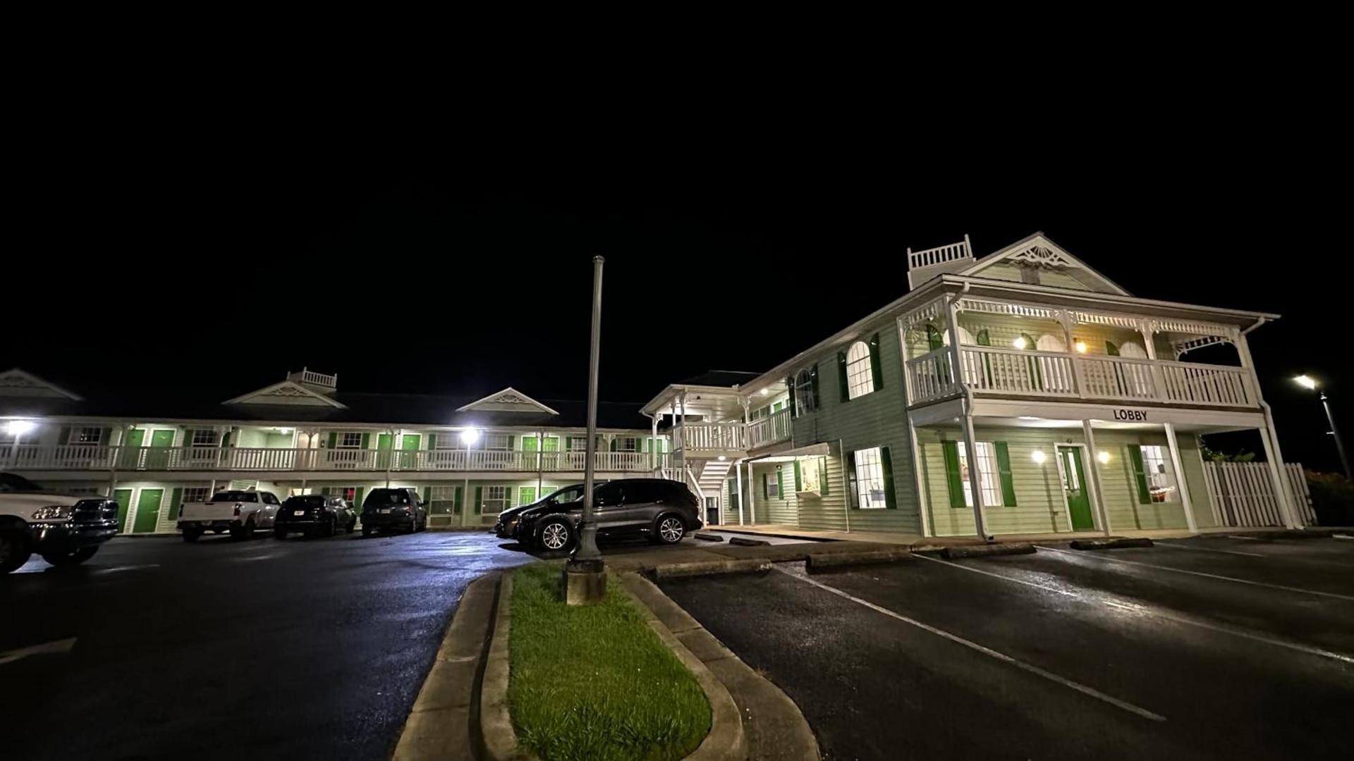 Key West Inn - Chatsworth photo 3