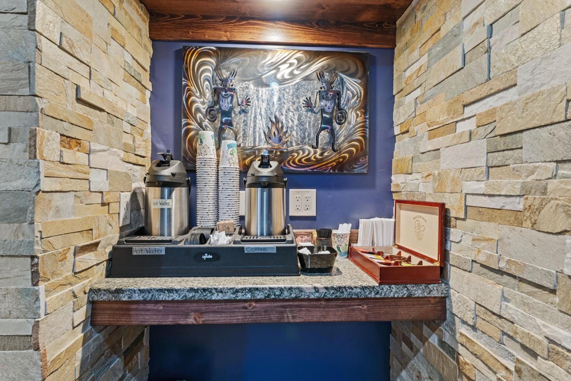 Desert Rose Resort & Cabins photo 45
