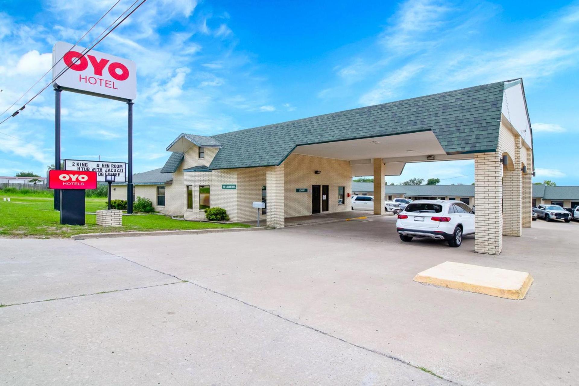 Three Rivers Executive Inn & Suites By OYO — hotel in Three Rivers