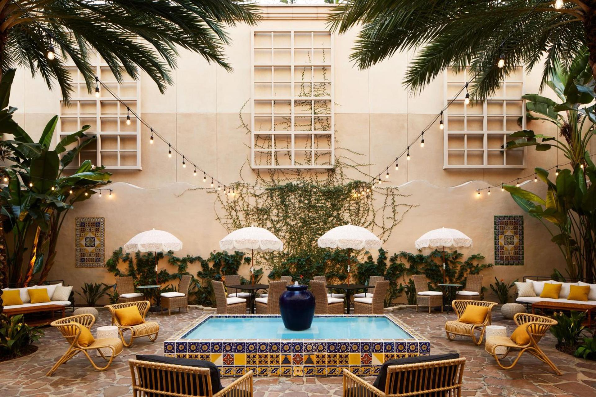 Pasadena Hotel & Pool photo 24