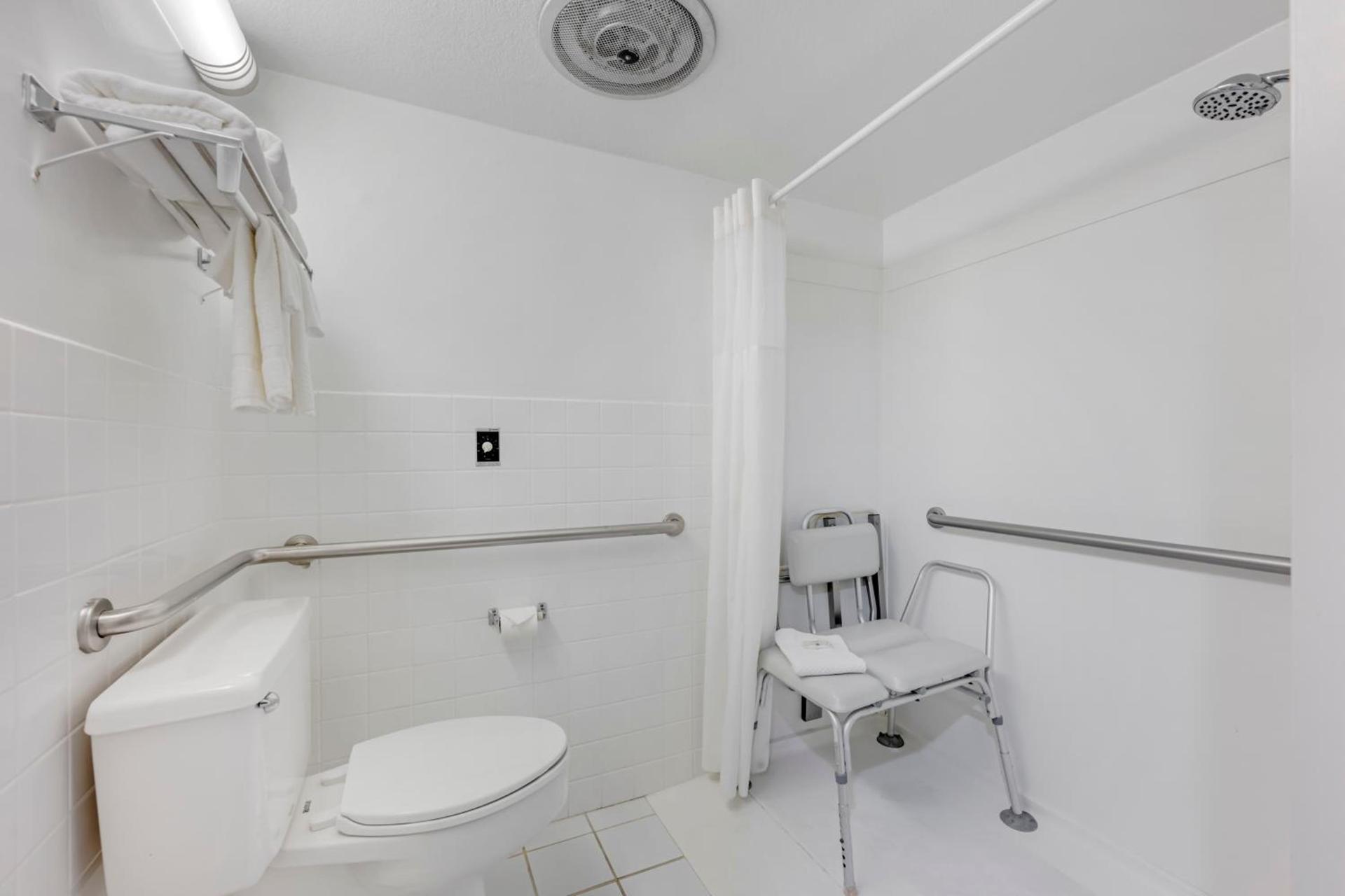 Quality Inn & Suites Lincoln South photo 12