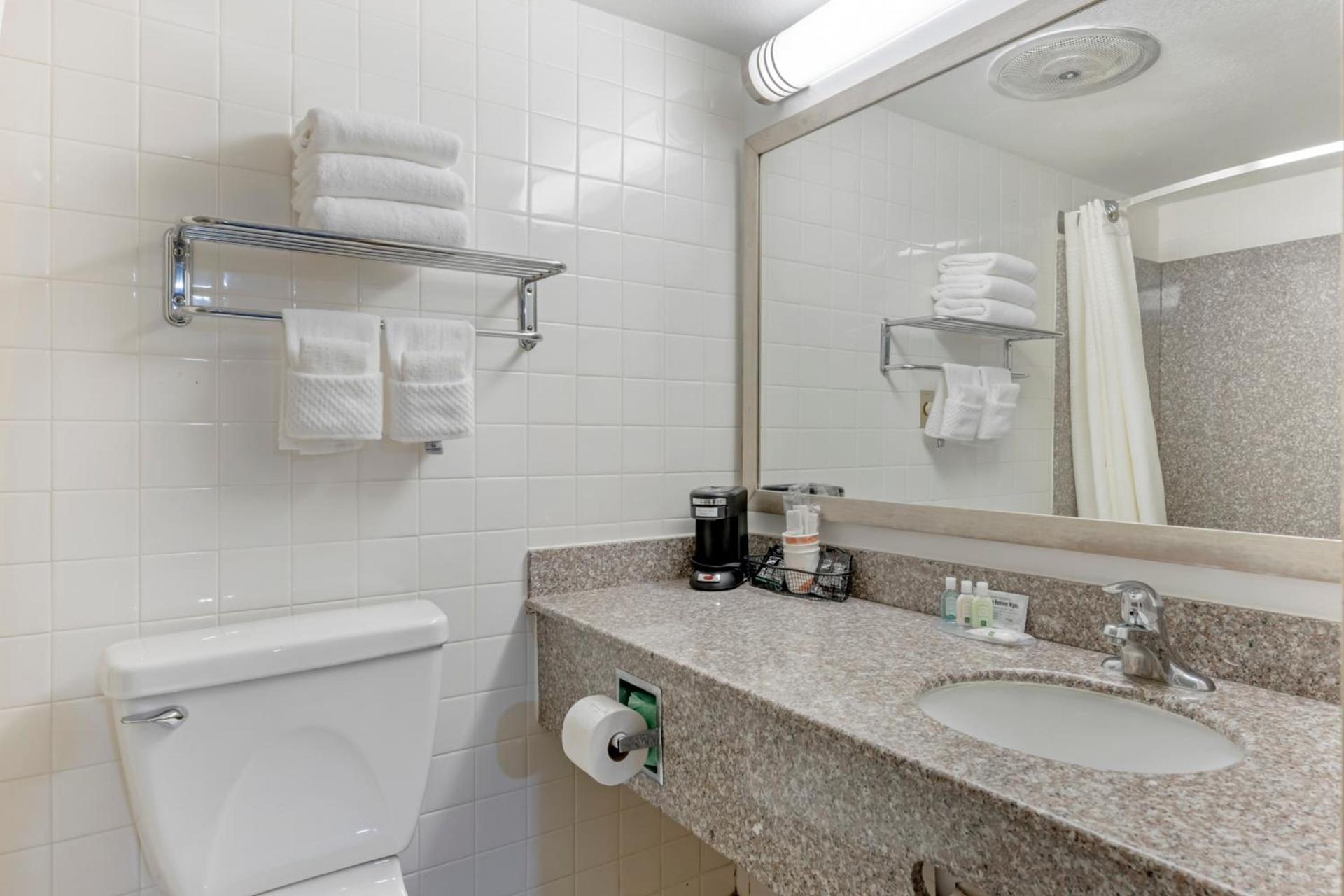 Quality Inn & Suites Lincoln South photo 2
