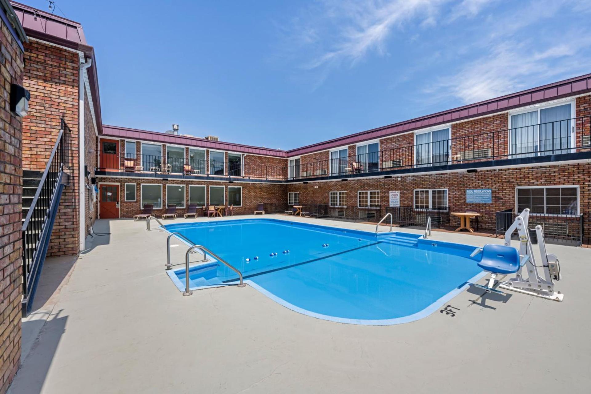 Quality Inn & Suites Lincoln South photo 11