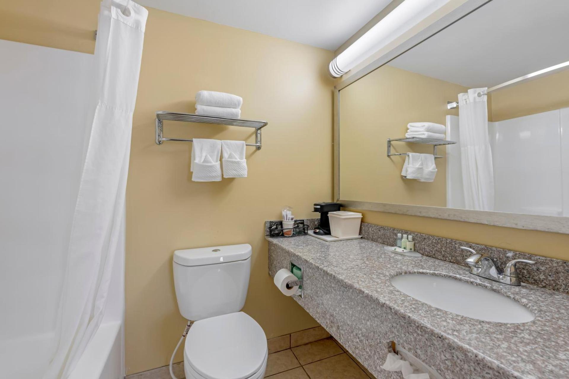 Quality Inn & Suites Lincoln South photo 29