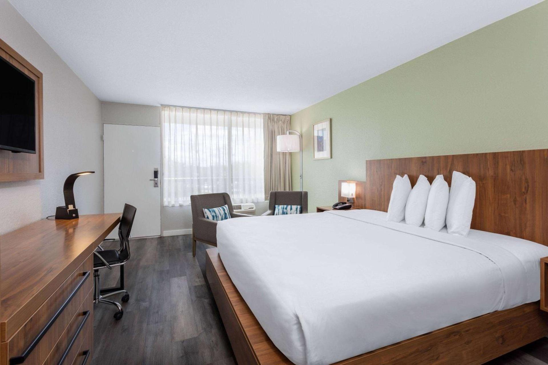 Ramada by Wyndham Altamonte Springs Near I-4 photo 3