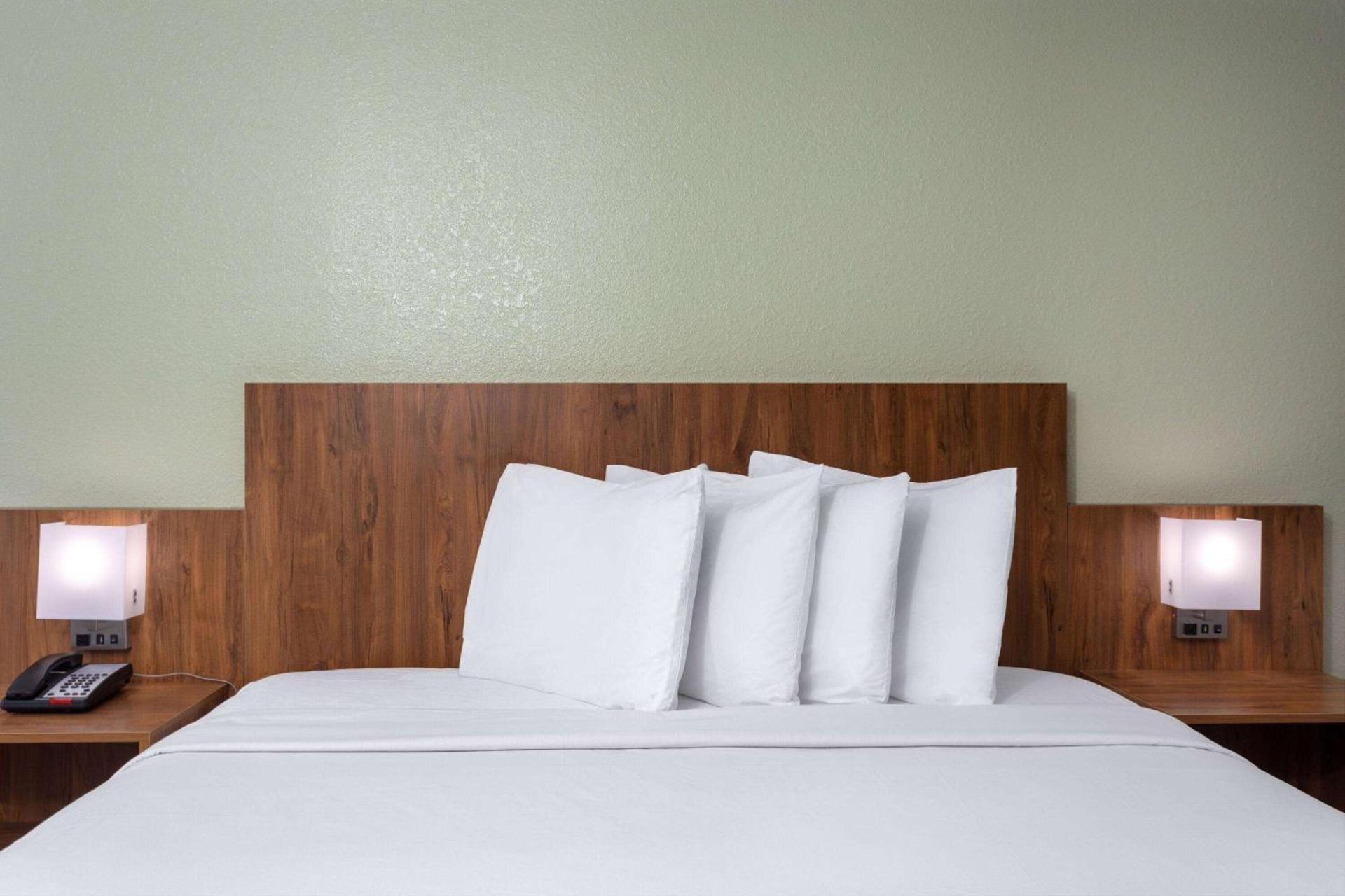 Ramada by Wyndham Altamonte Springs Near I-4 photo 14