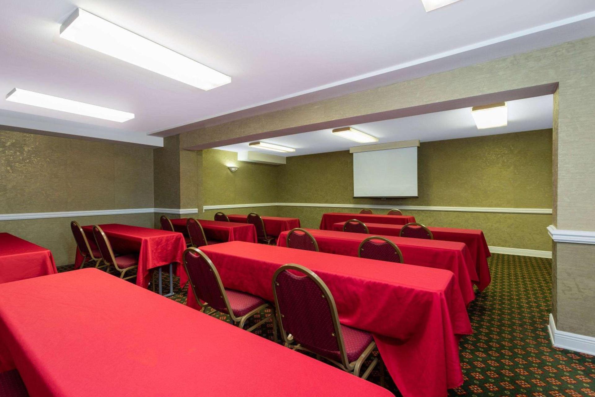 Ramada by Wyndham Altamonte Springs Near I-4 photo 15