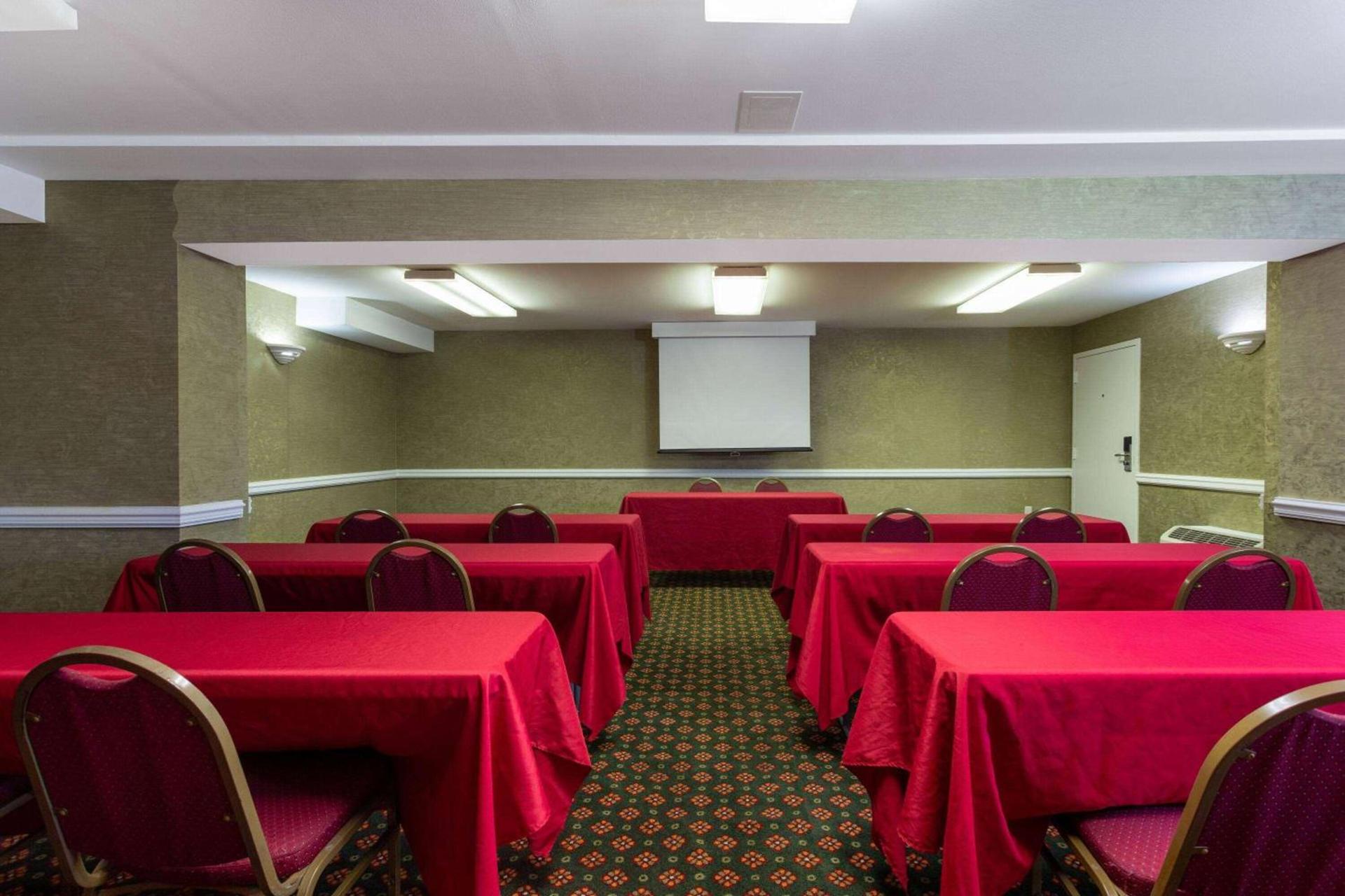 Ramada by Wyndham Altamonte Springs Near I-4 photo 27
