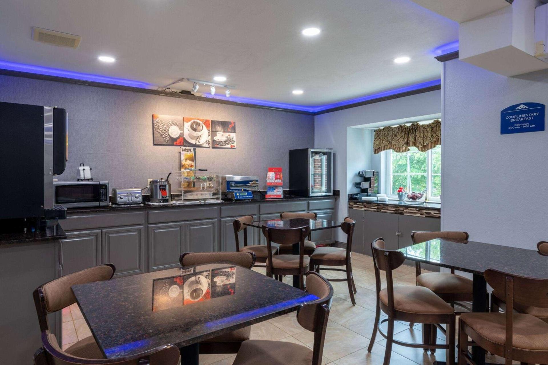 Microtel Inn by Wyndham Spartanburg Duncan photo 13