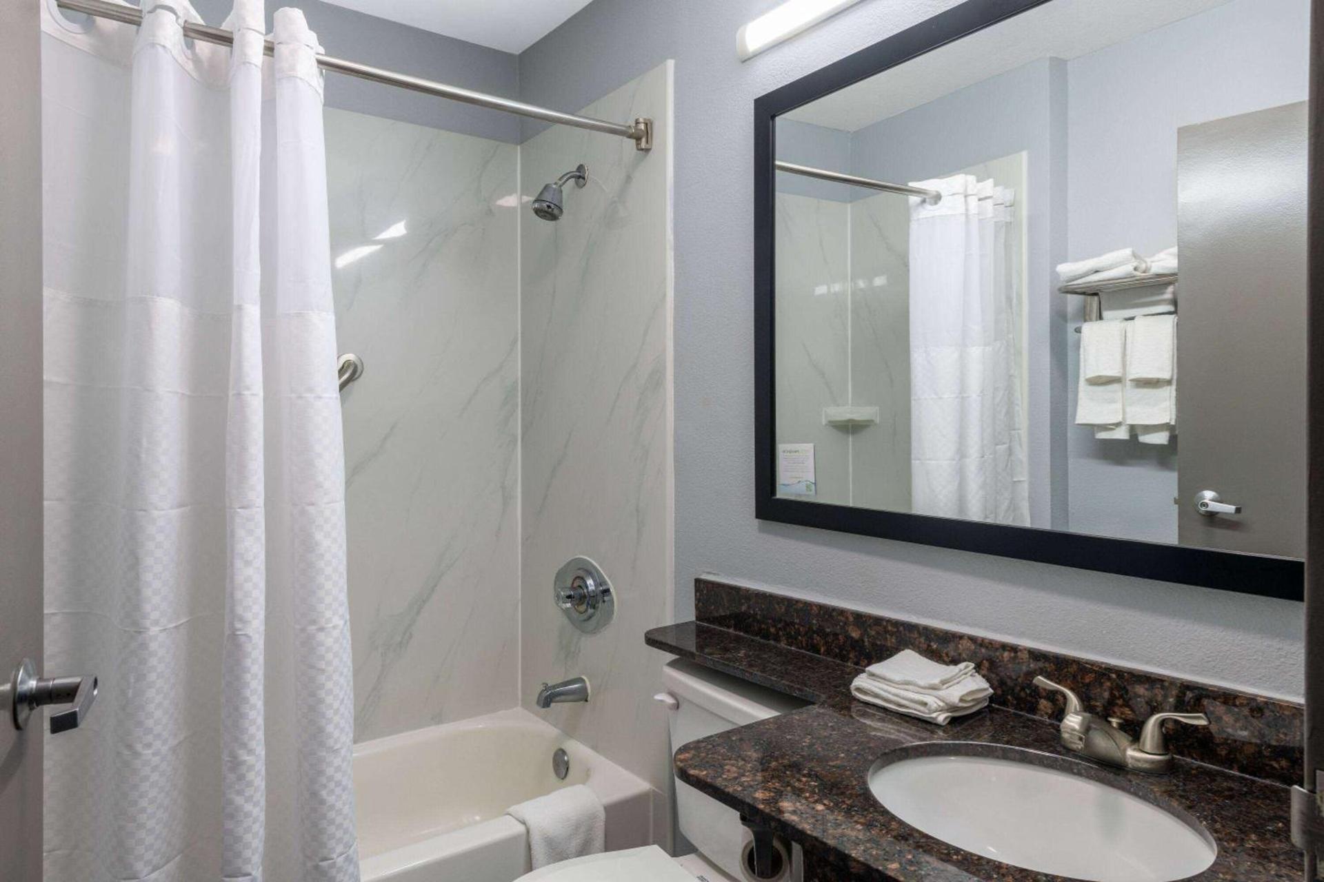 Microtel Inn by Wyndham Spartanburg Duncan photo 12