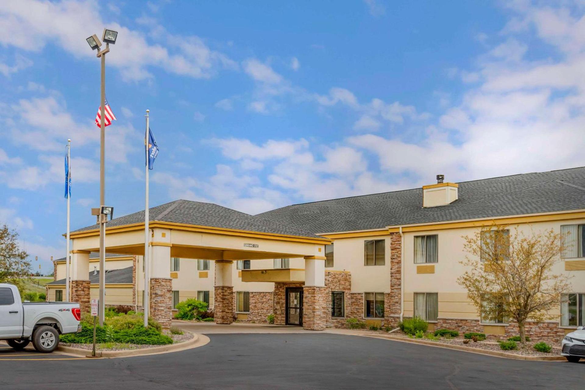 Comfort Inn & Suites Black River Falls I-94 photo 2