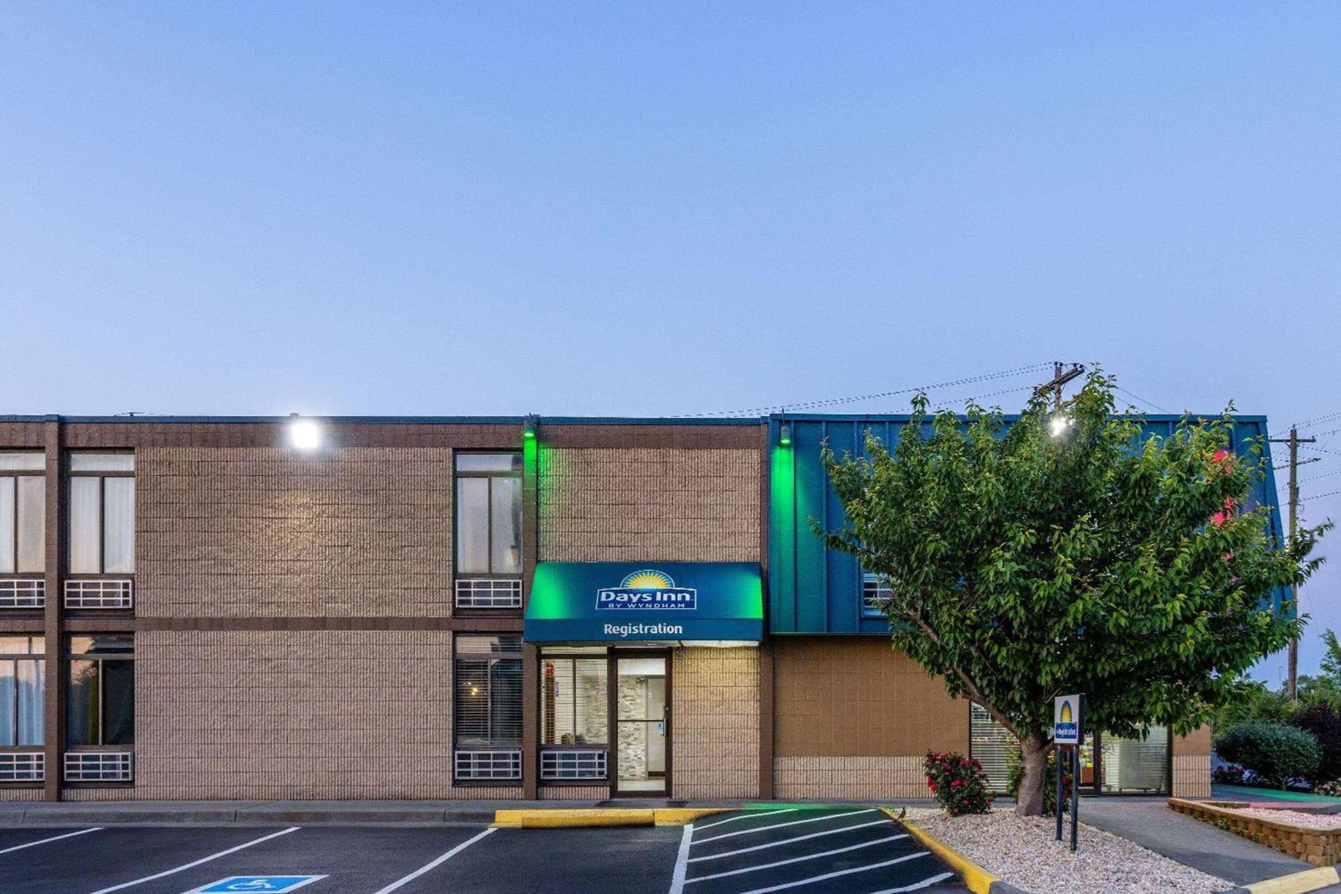 Days Inn by Wyndham Winchester photo 2