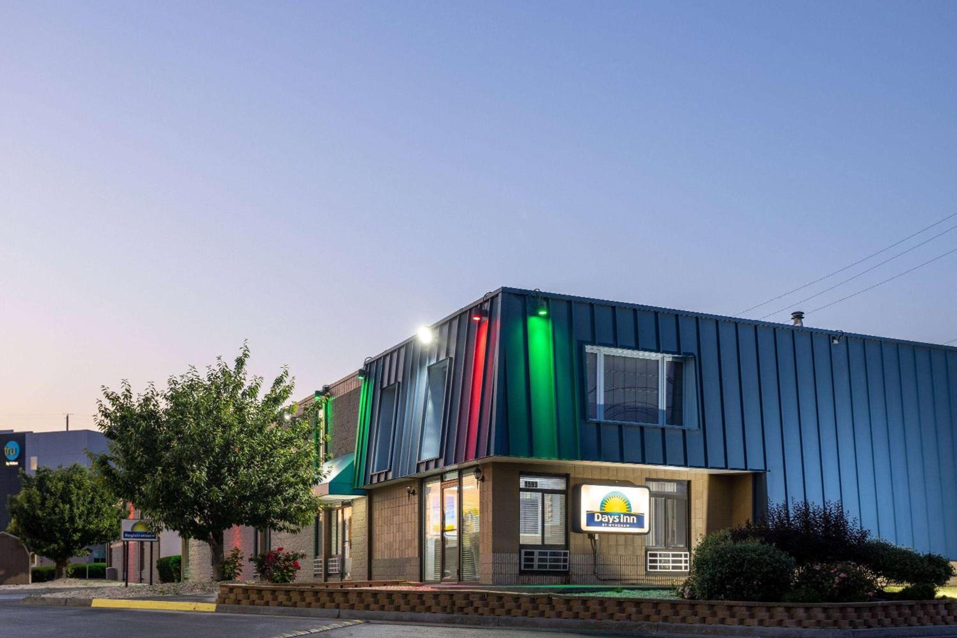 Days Inn by Wyndham Winchester photo 4