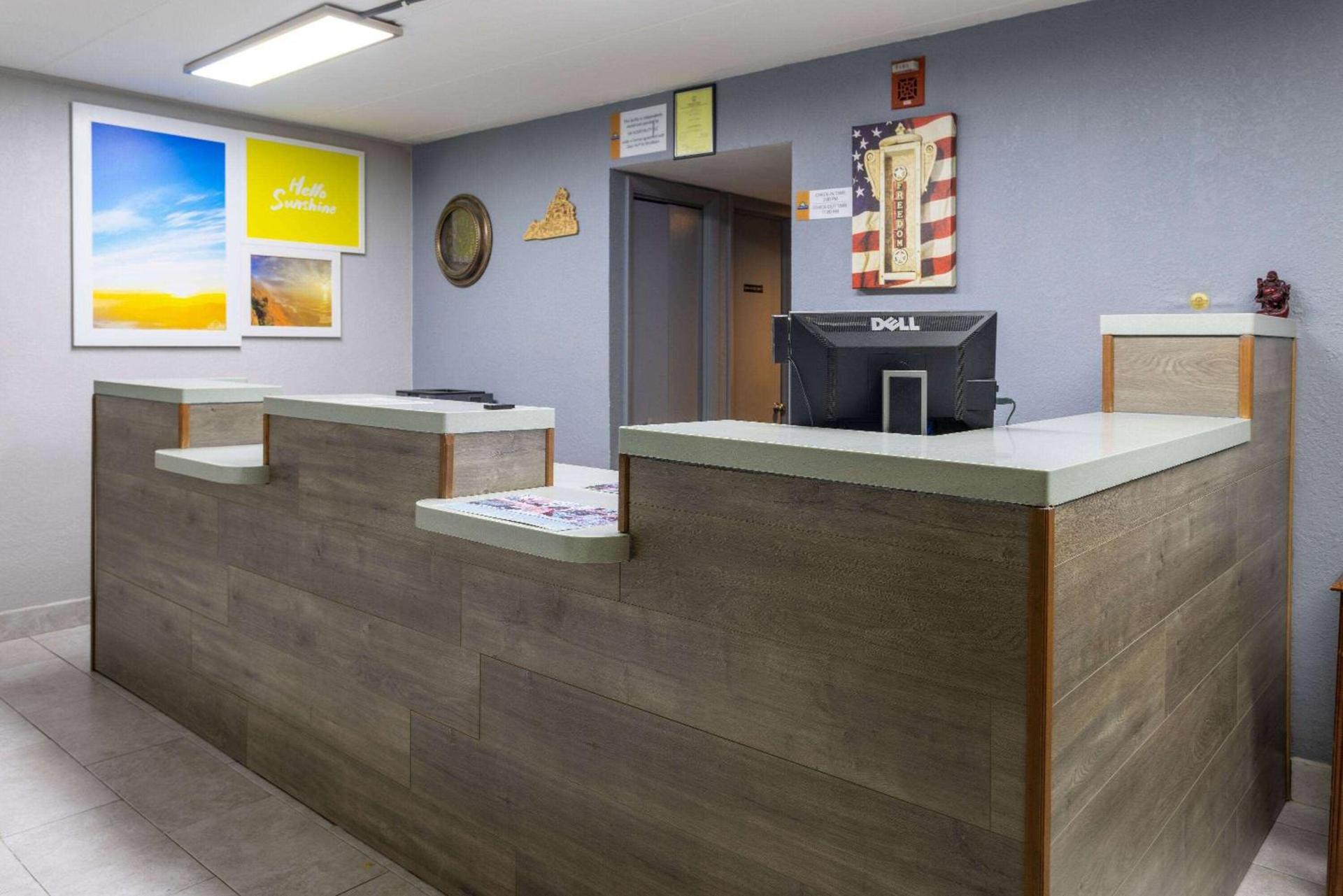 Days Inn by Wyndham Winchester photo 5
