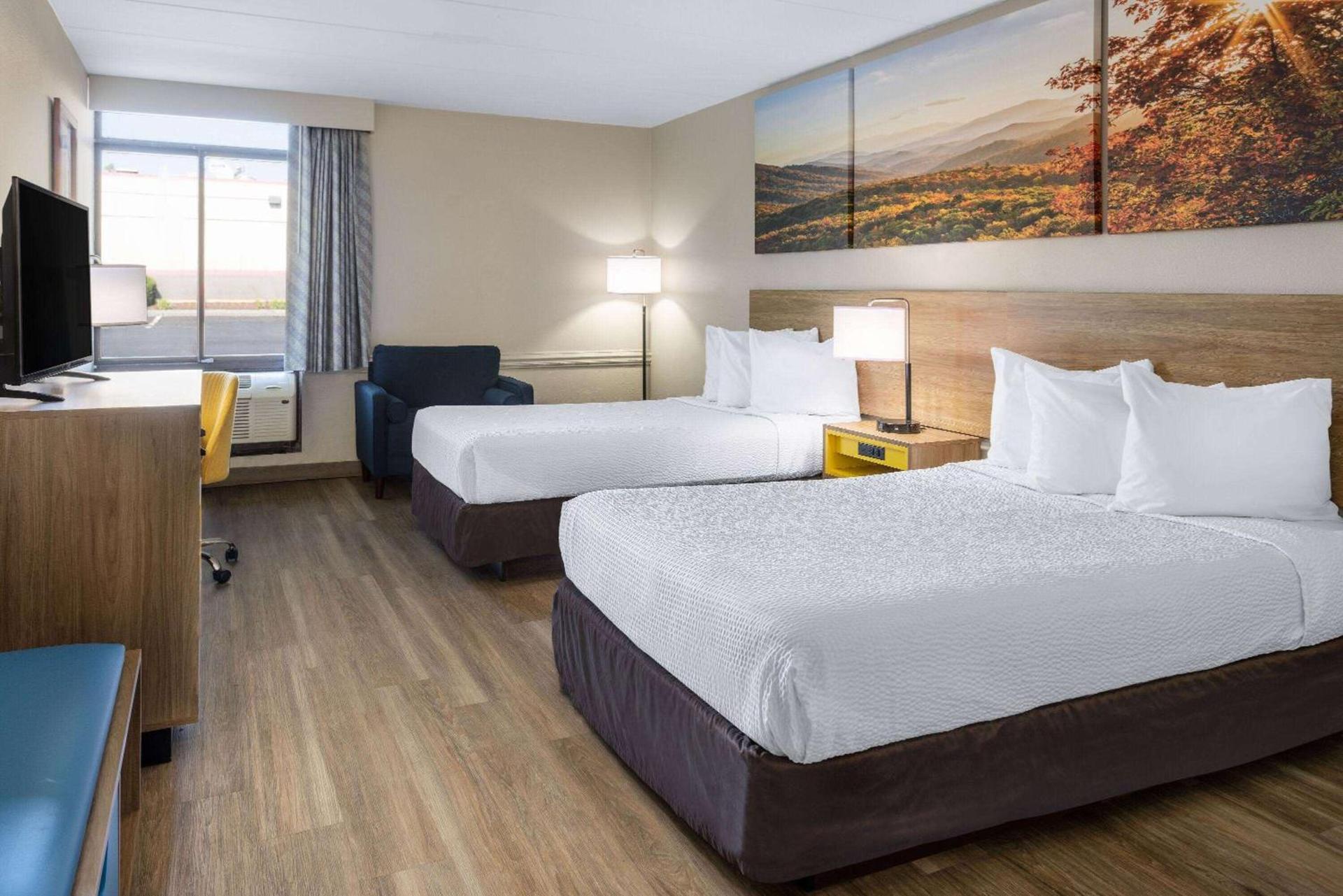 Days Inn by Wyndham Winchester photo 10