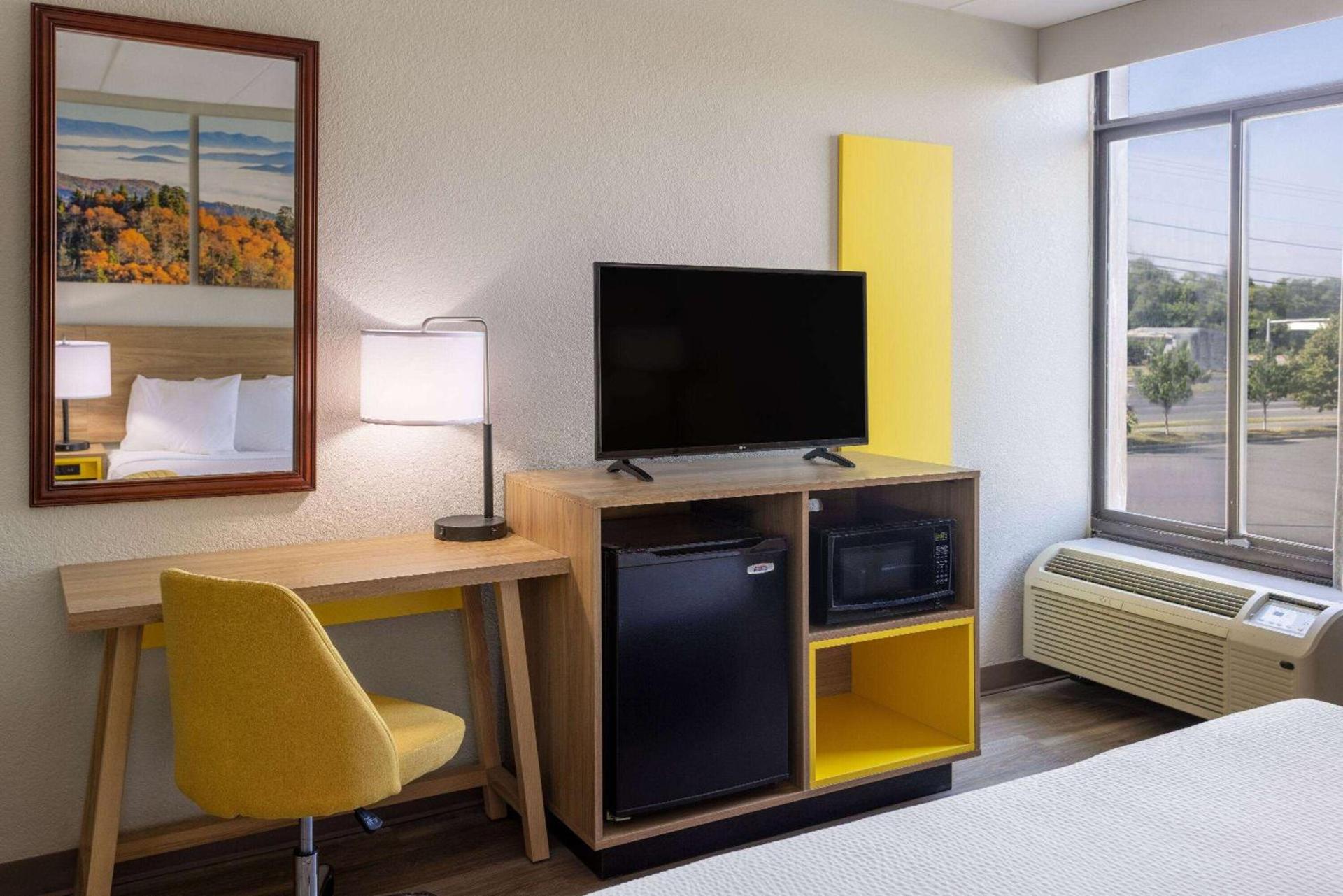 Days Inn by Wyndham Winchester photo 15