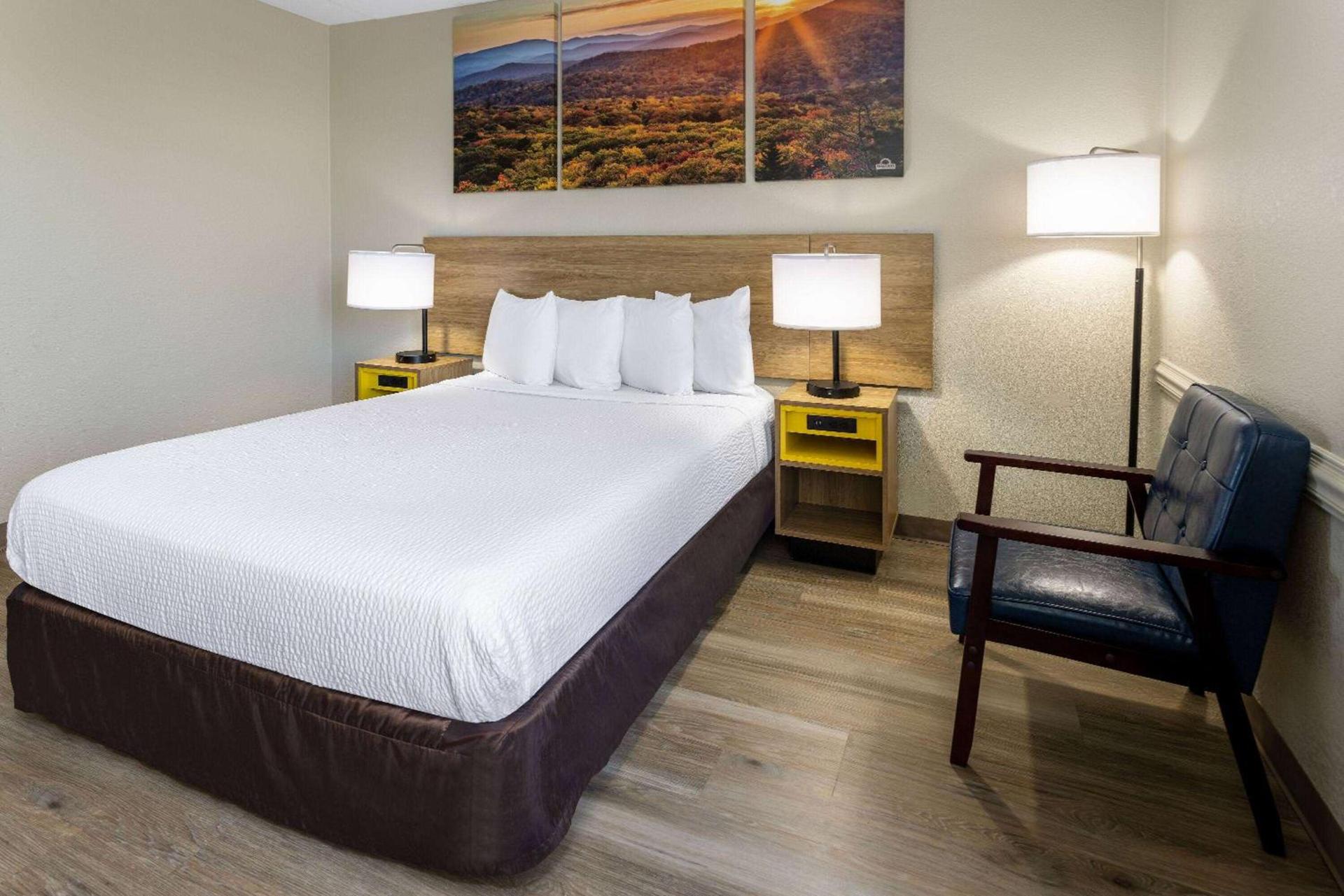 Days Inn by Wyndham Winchester photo 19