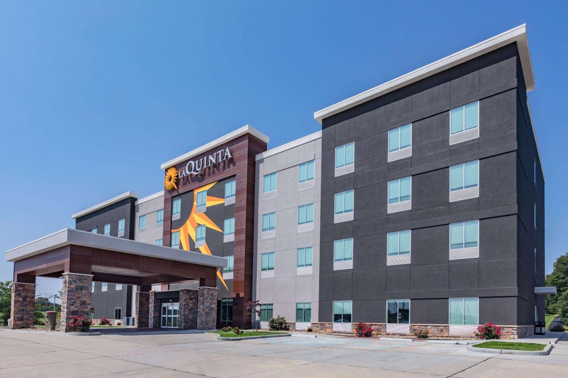 La Quinta Inn & Suites by Wyndham Jackson-Cape Girardeau photo 2
