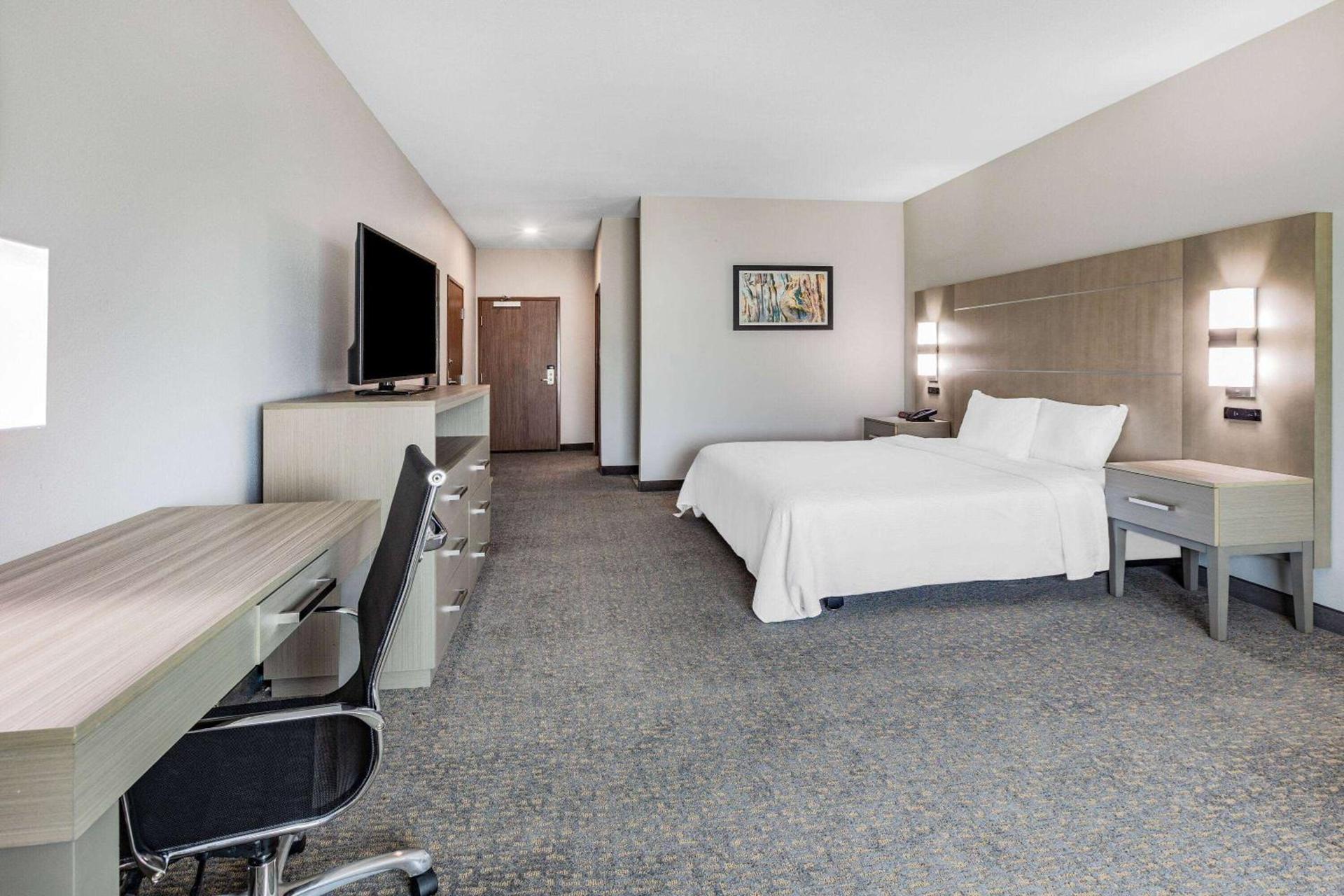 La Quinta Inn & Suites by Wyndham Jackson-Cape Girardeau photo 16