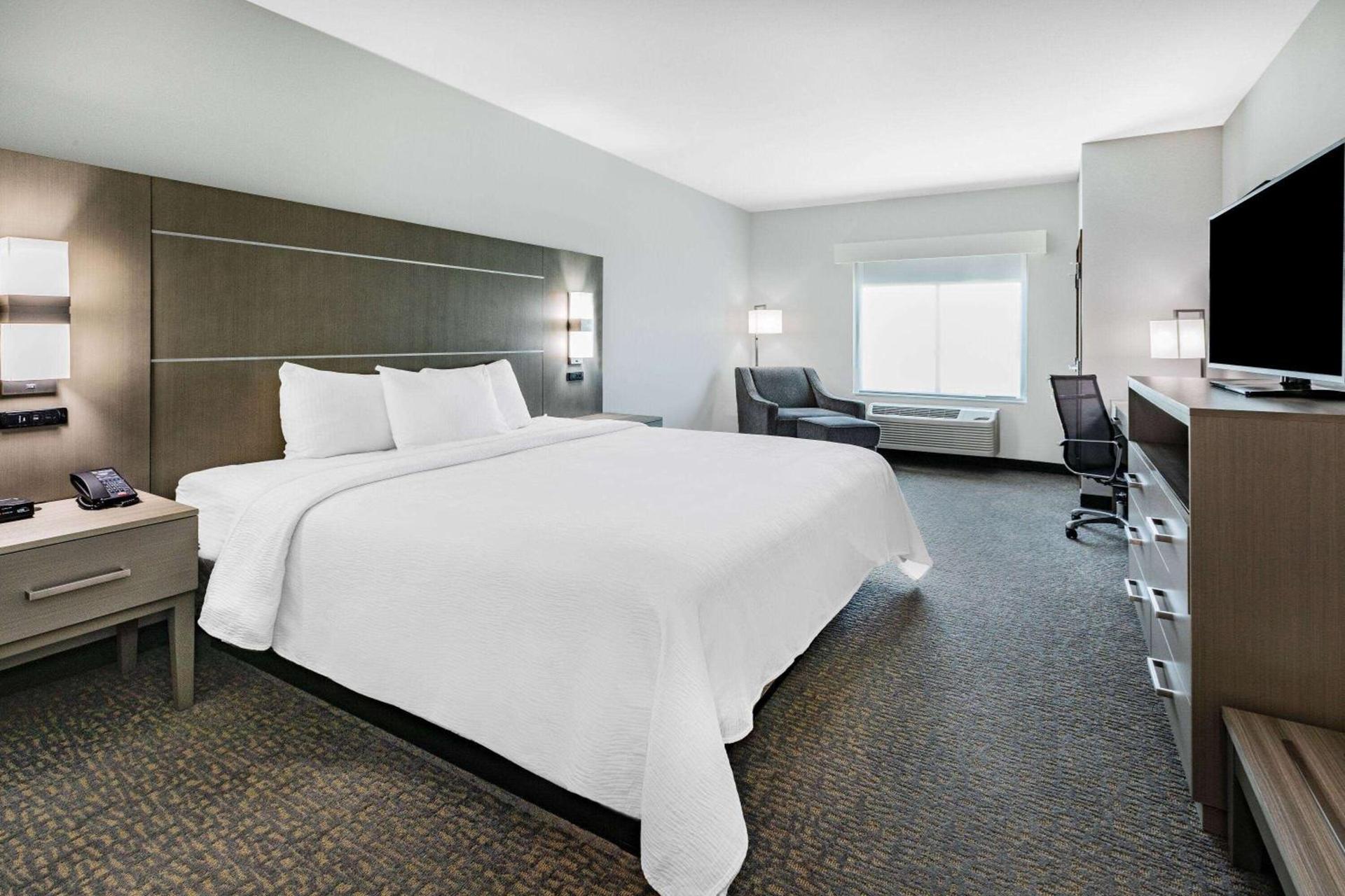 La Quinta Inn & Suites by Wyndham Jackson-Cape Girardeau photo 22
