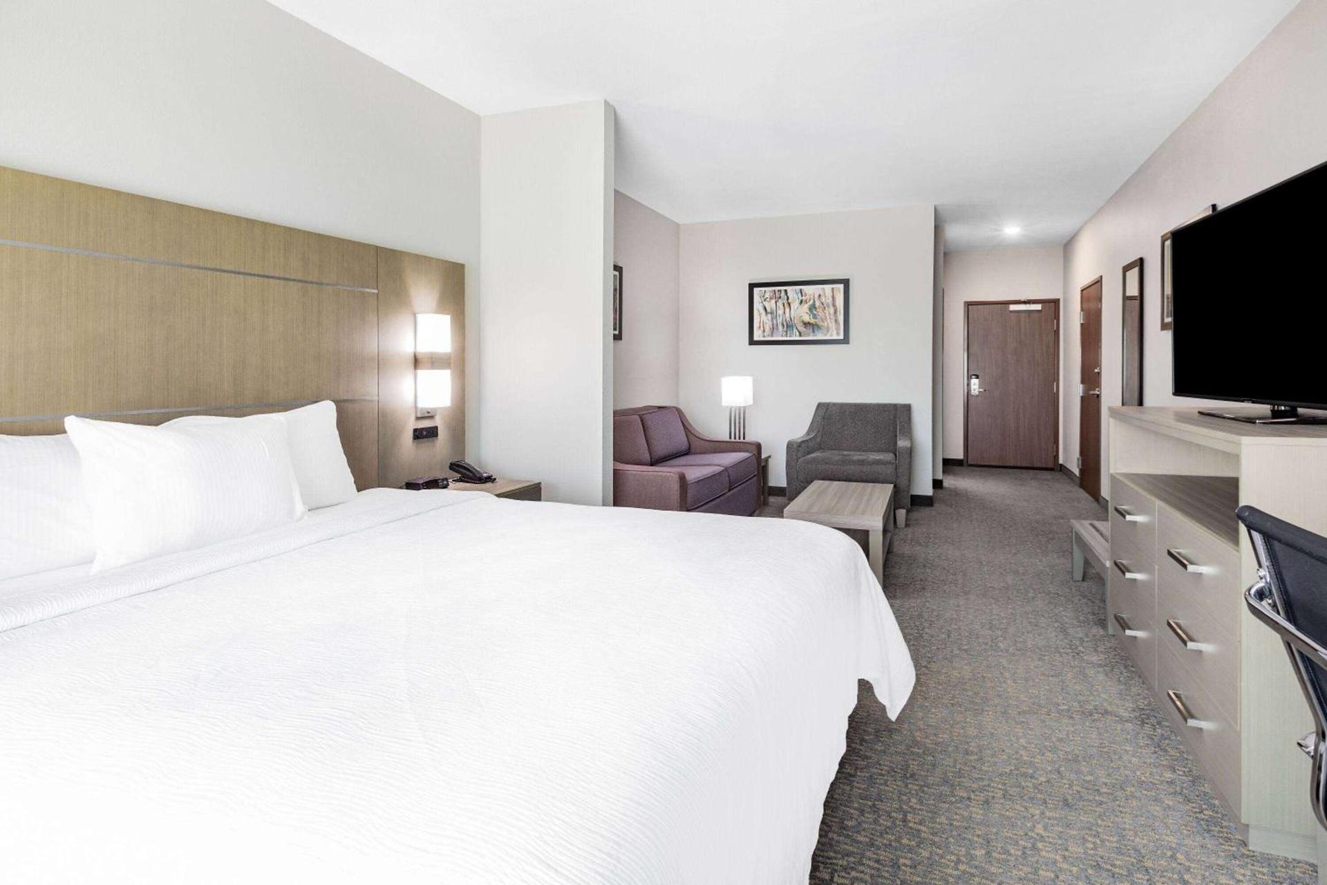 La Quinta Inn & Suites by Wyndham Jackson-Cape Girardeau photo 26