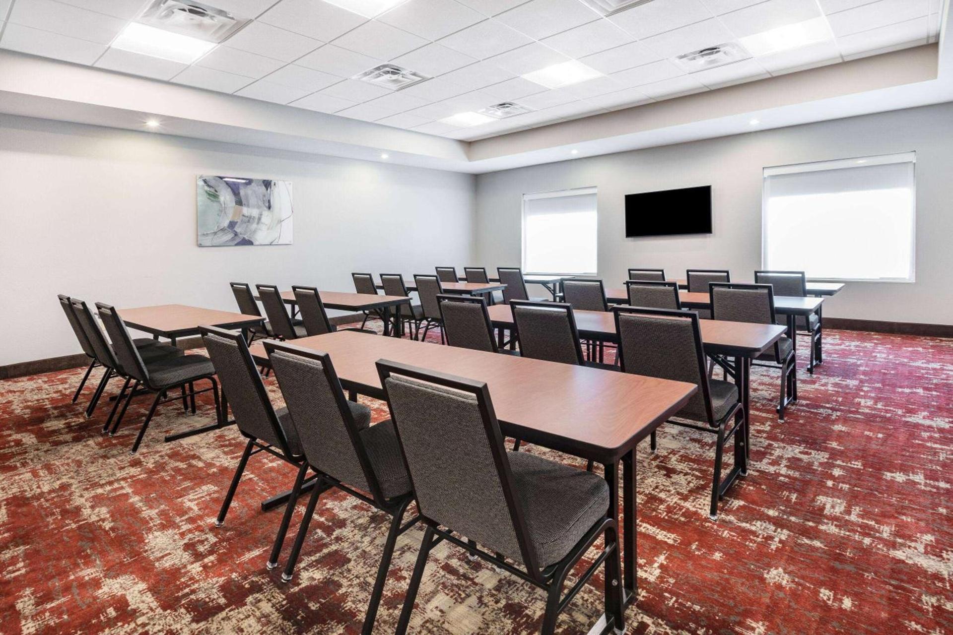La Quinta Inn & Suites by Wyndham Jackson-Cape Girardeau photo 27