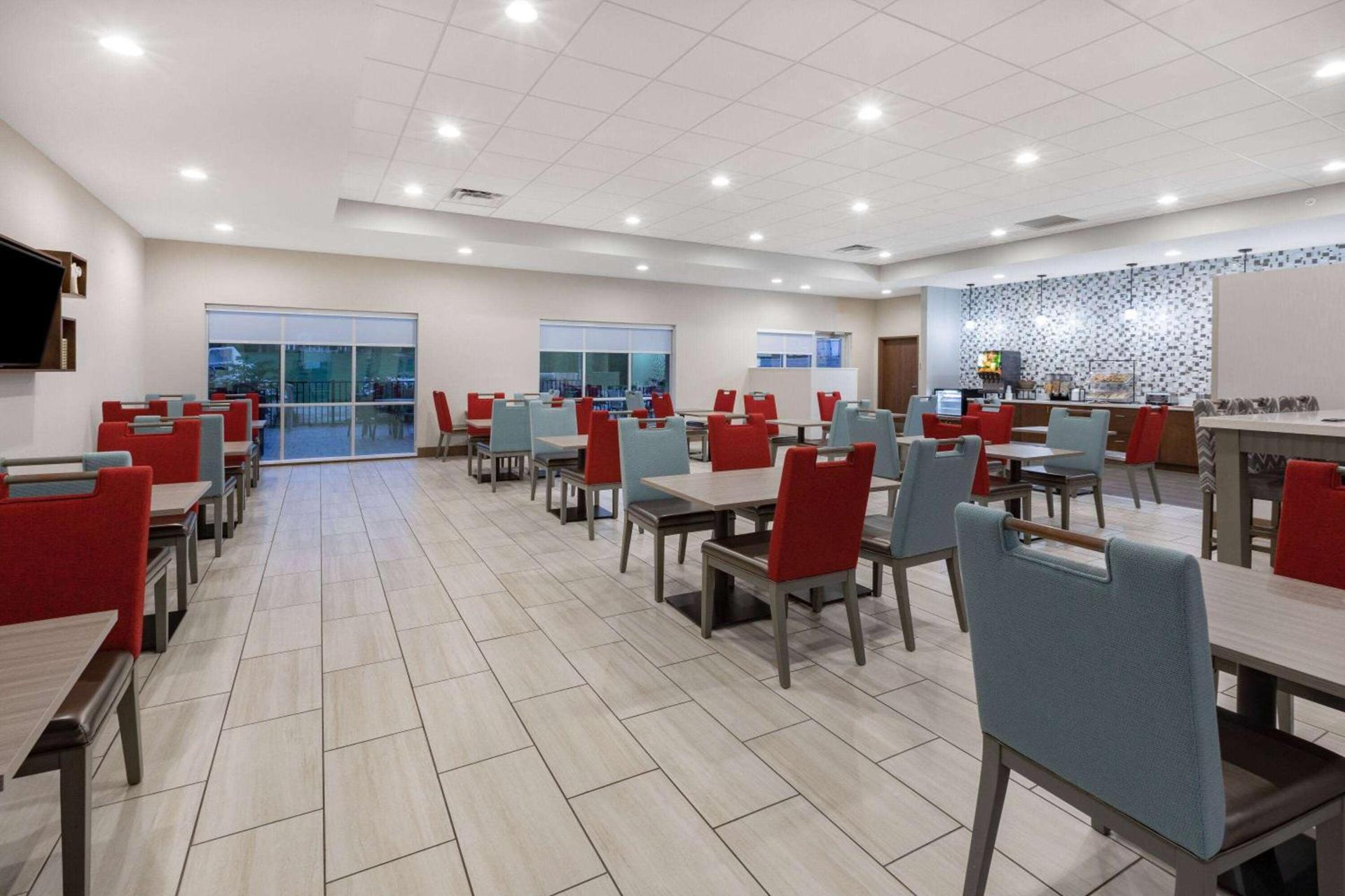 La Quinta Inn & Suites by Wyndham Jackson-Cape Girardeau photo 28