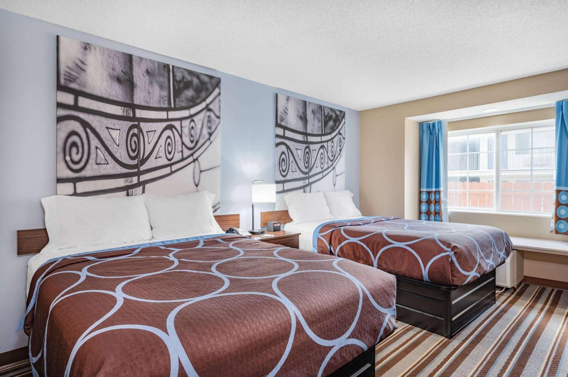Super 8 by Wyndham Joliet photo 16